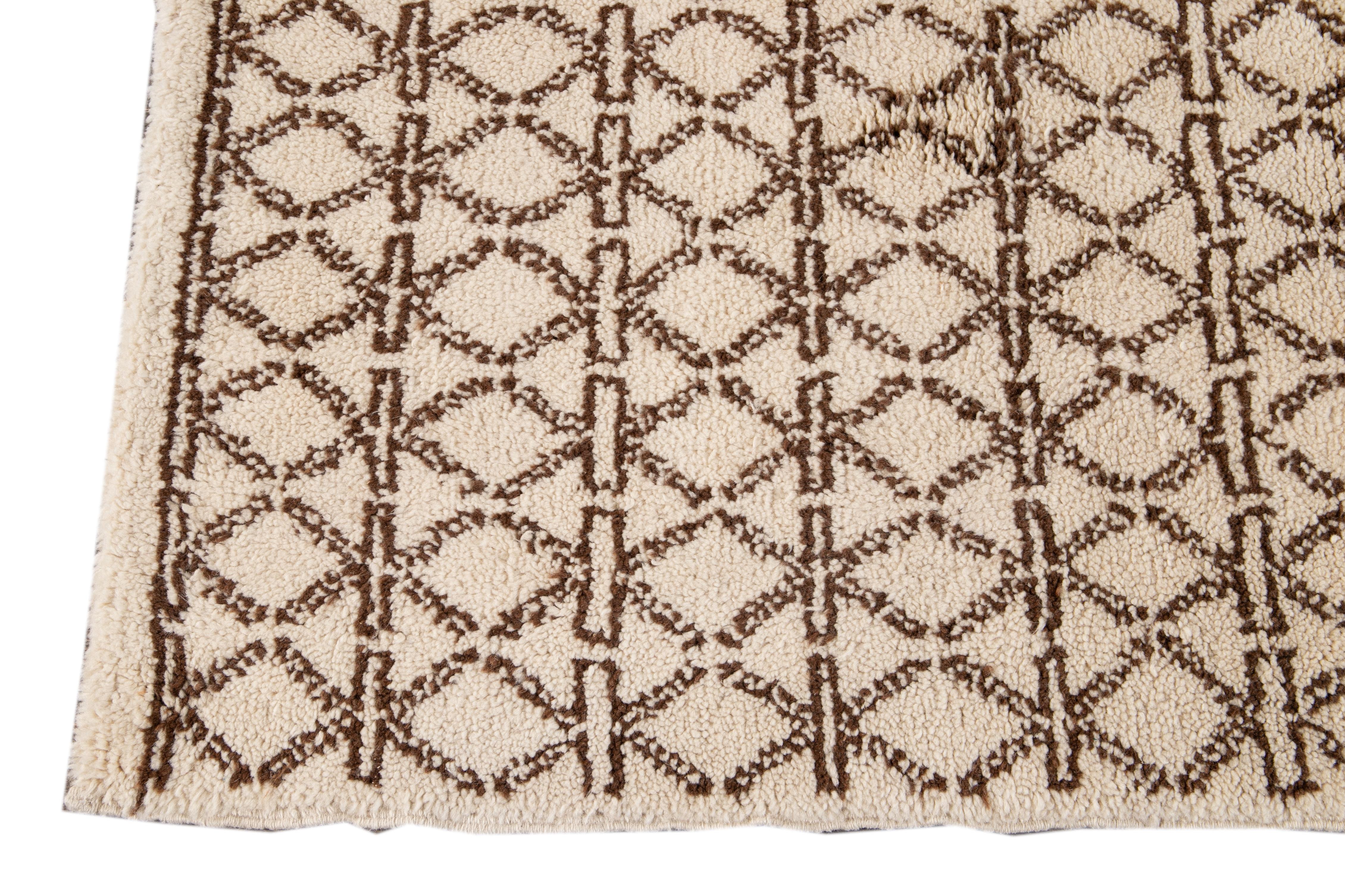 21st Century Contemporary Ivory Moroccan Tribal Wool Rug For Sale 6