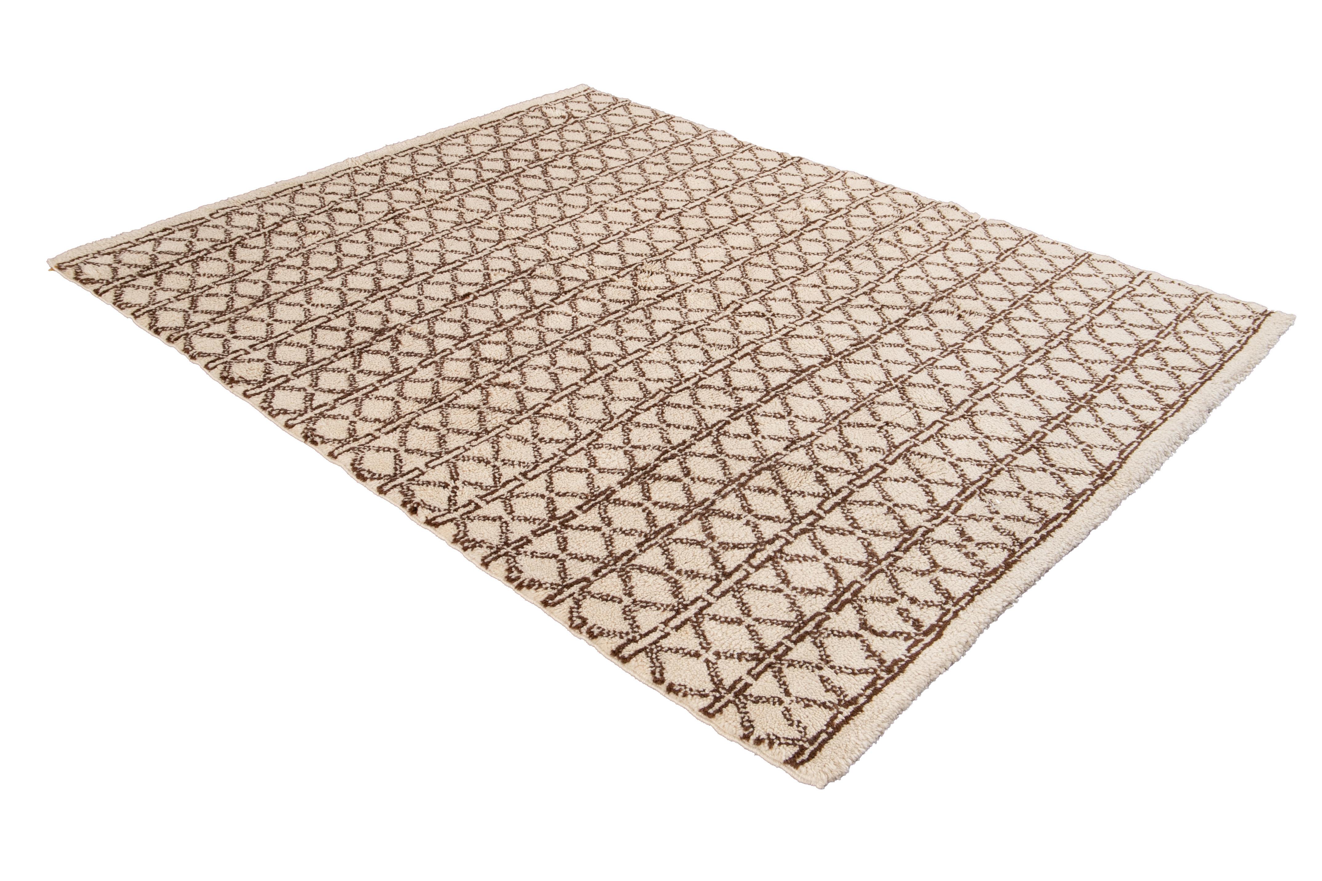 21st Century Contemporary Ivory Moroccan Tribal Wool Rug For Sale 10