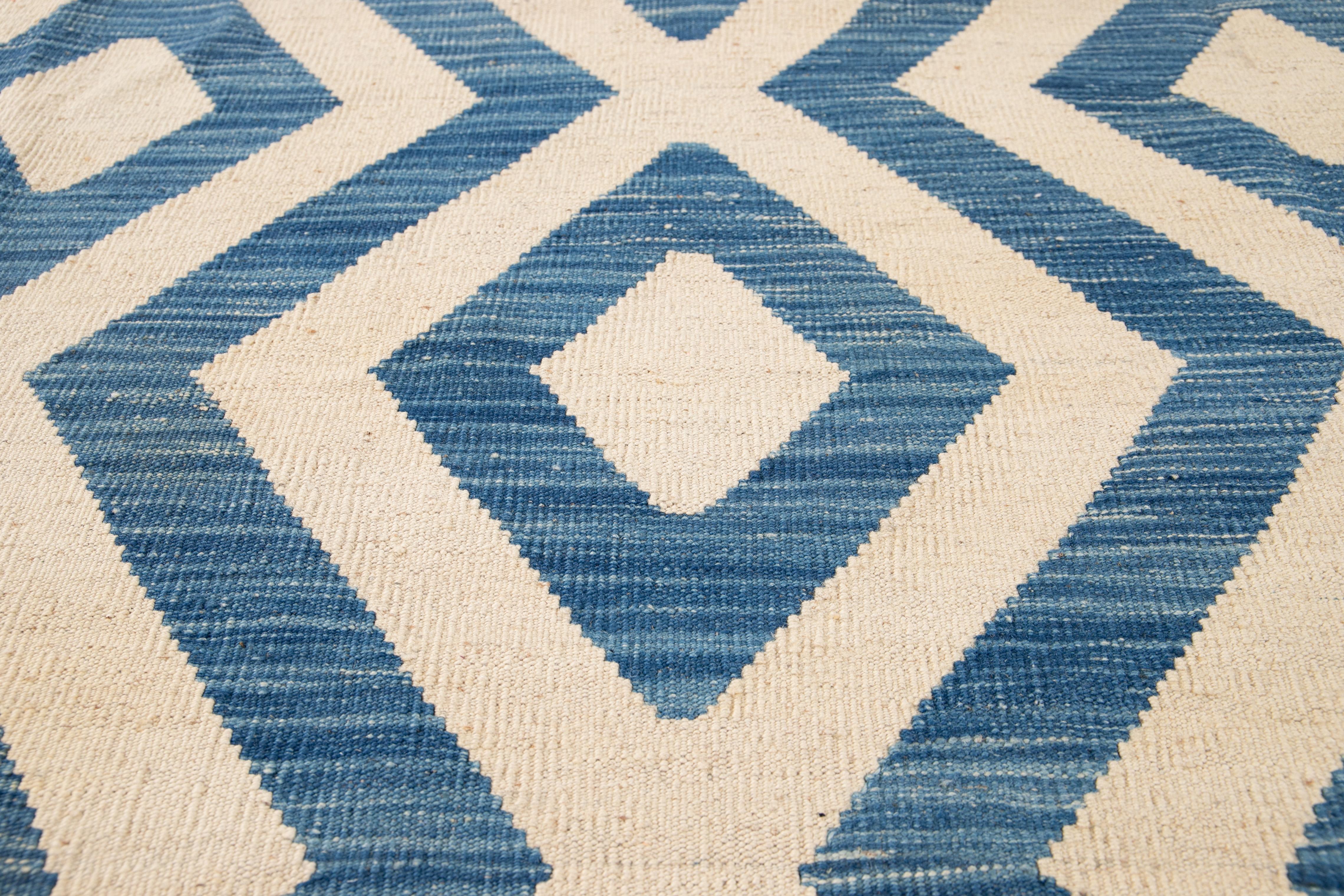 21st Century Contemporary Kilim Wool Rug For Sale 5