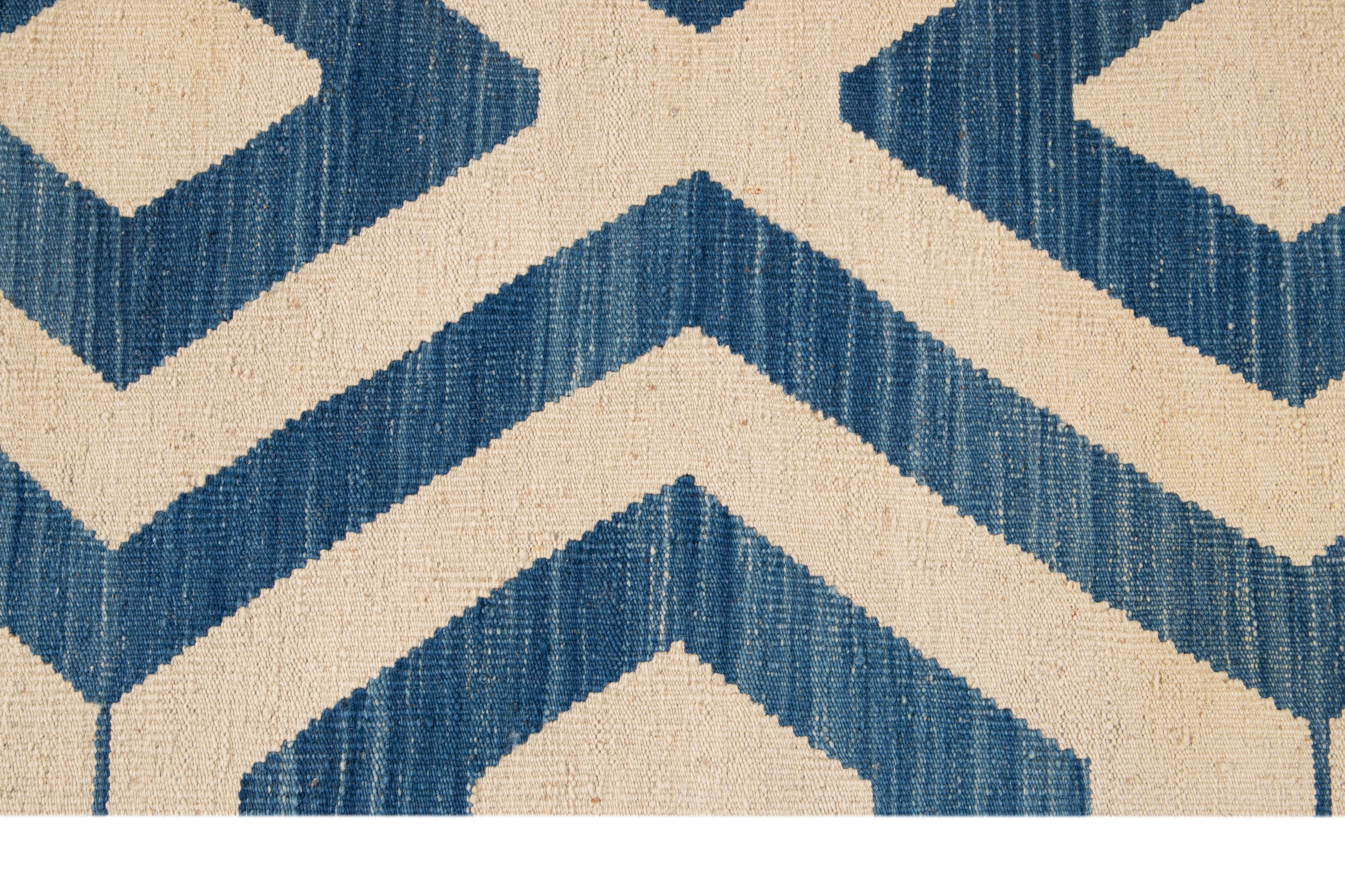 21st Century Contemporary Kilim Wool Rug For Sale 3