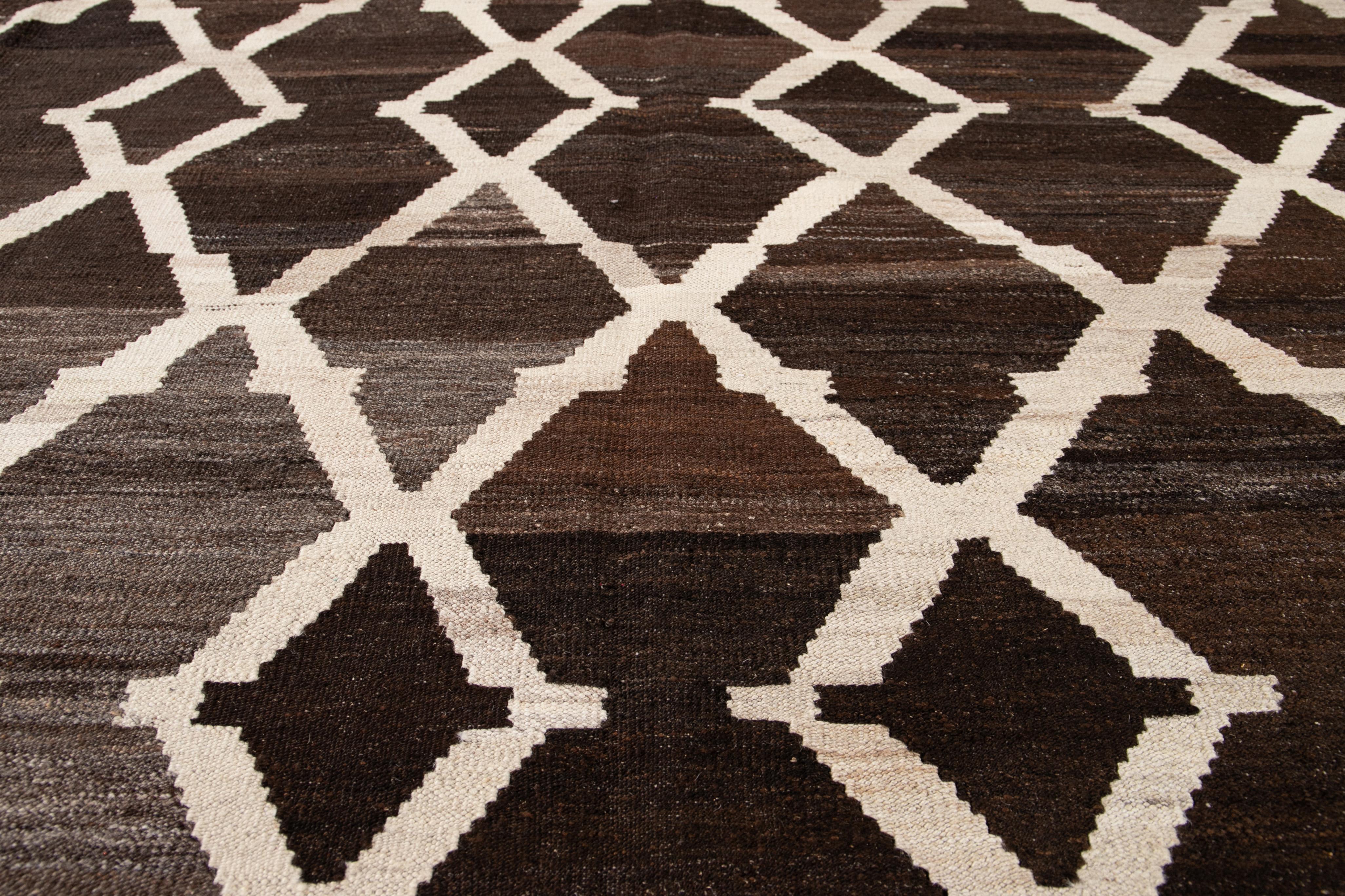 Contemporary Brown Flaweave Kilim Wool Rug With Trellis Design For Sale 5