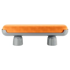 Banc contemporain du 21e siècle en velours orange minimaliste avec base laquée grise