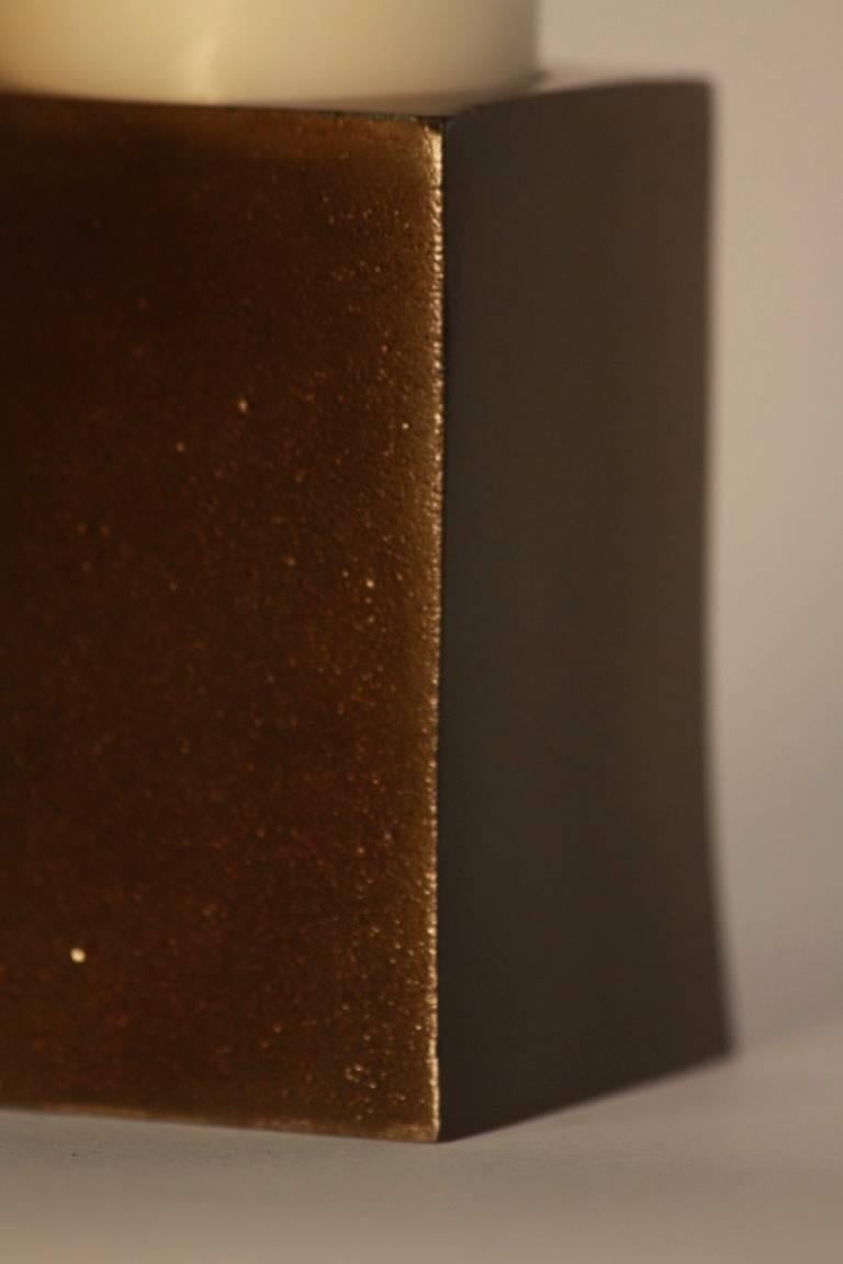 Zeitgenössischer minimalistischer Kerzenständer aus Stahlguss des 21. Jahrhunderts von Scott Gordon (amerikanisch) im Angebot