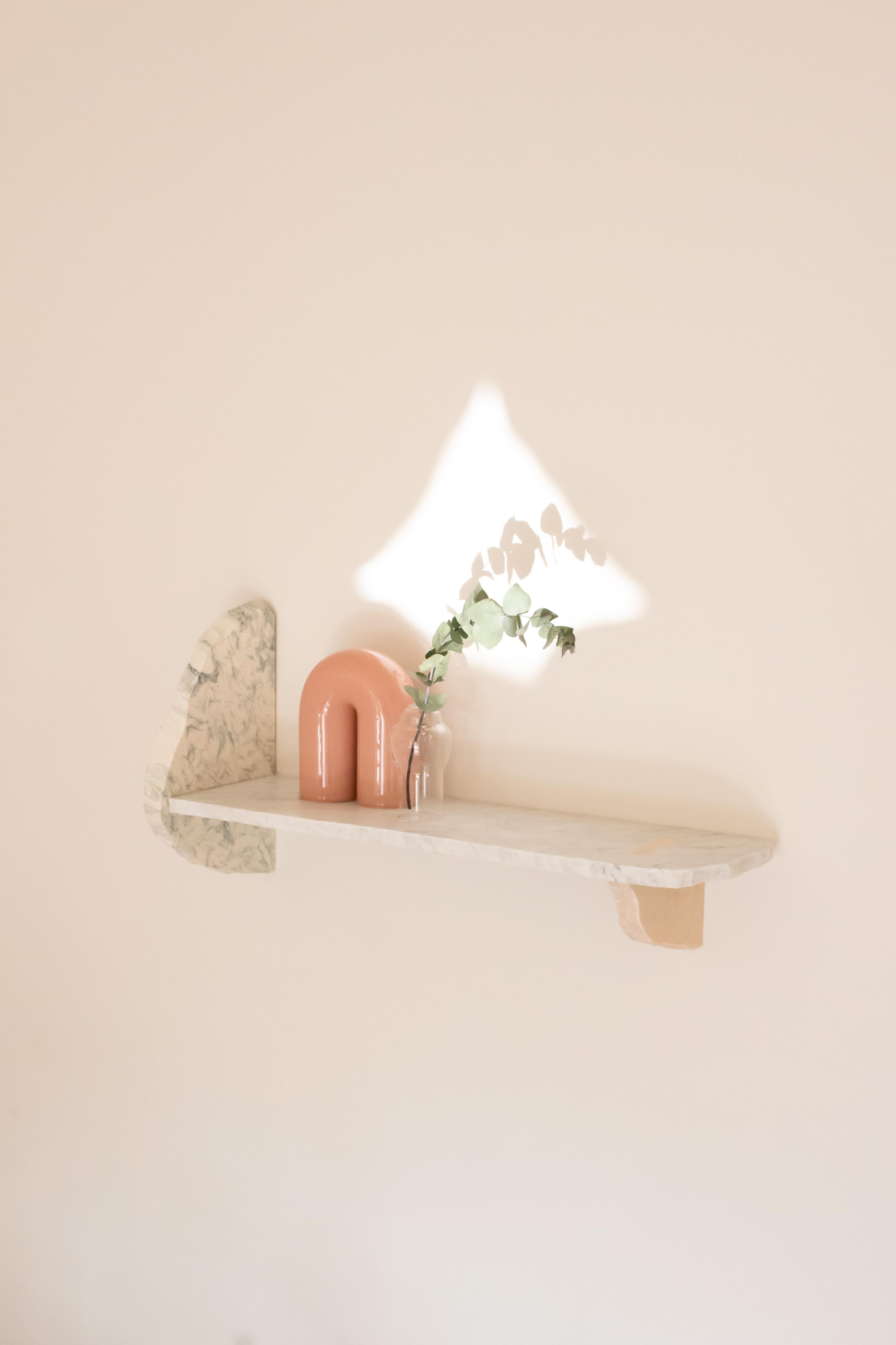 21st Century Contemporary Mixed Marble Shelf Handmade Italy von Ilaria Bianchi im Zustand „Neu“ im Angebot in Milan, IT