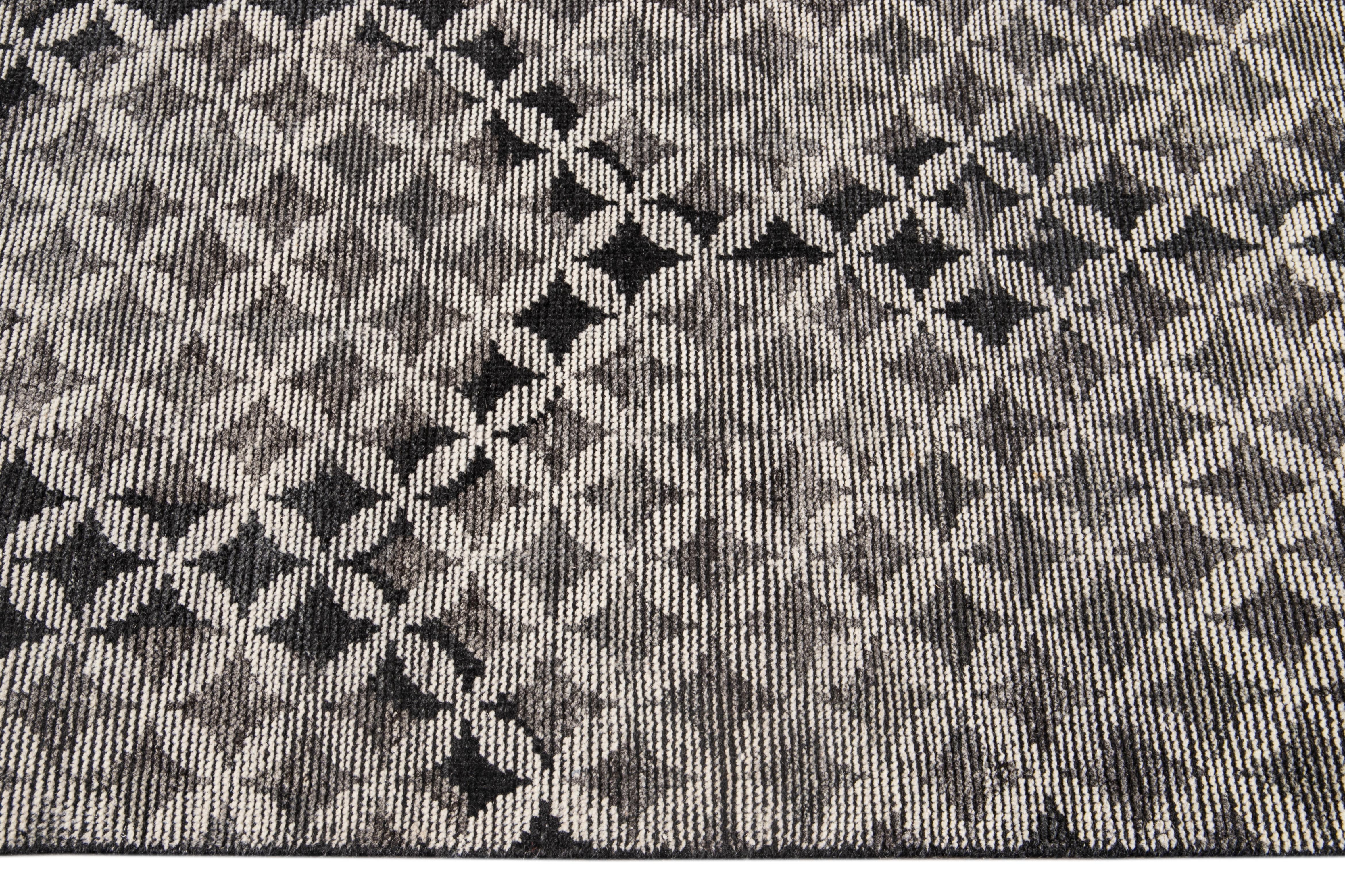 Hand-Knotted 21st Century Contemporary Soumak Style Wool Rug For Sale