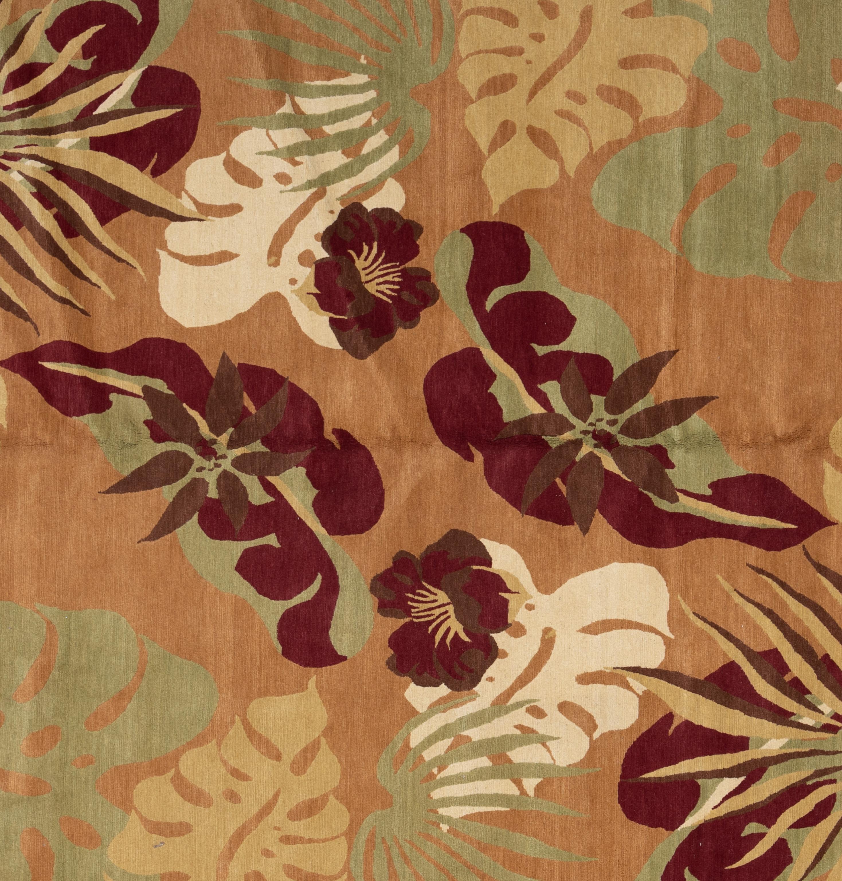 Rehaussez votre intérieur avec ce luxueux tapis contemporain en laine et soie, méticuleusement fabriqué à la main au Népal. Cette pièce exquise crée une pièce maîtresse visuellement captivante pour n'importe quelle pièce. Fabriqué par des artisans