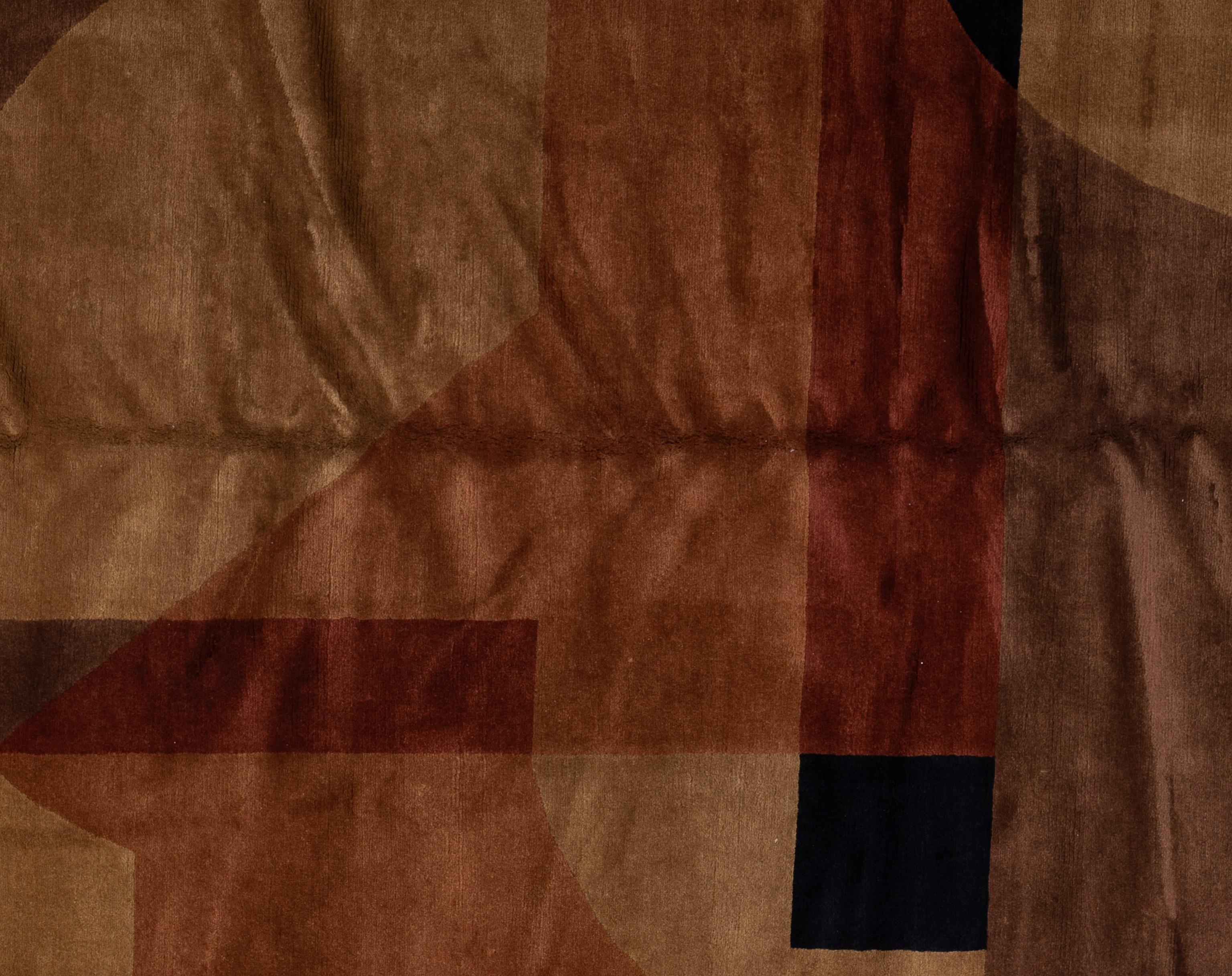 Valorizza la tua casa con questo lussuoso tappeto contemporaneo in lana, meticolosamente realizzato a mano in Nepal. Questo pezzo squisito crea un centrotavola visivamente accattivante per qualsiasi stanza. Realizzato da abili artigiani, il tappeto