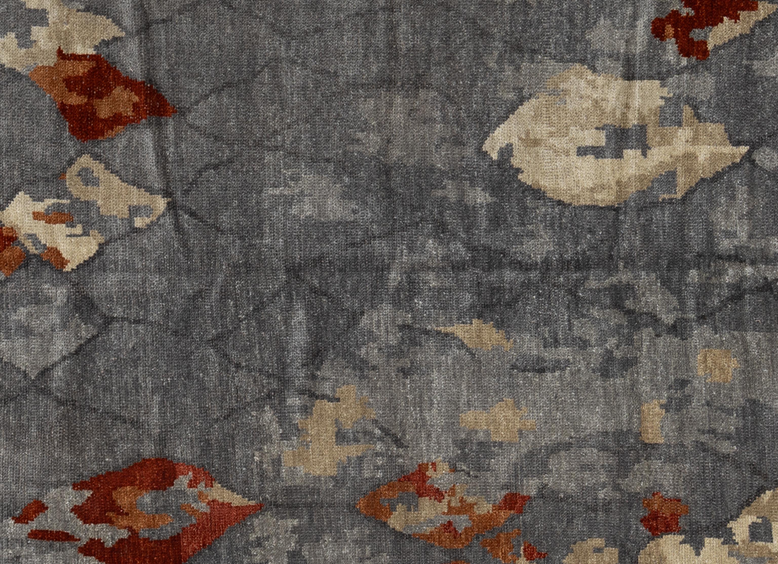 Verschönern Sie Ihr Zuhause mit diesem luxuriösen AM Contemporary Wollteppich, der in sorgfältiger Handarbeit in Indien hergestellt wird. Dieses exquisite Stück ist ein visuell fesselnder Blickfang für jeden Raum. Der von geschickten