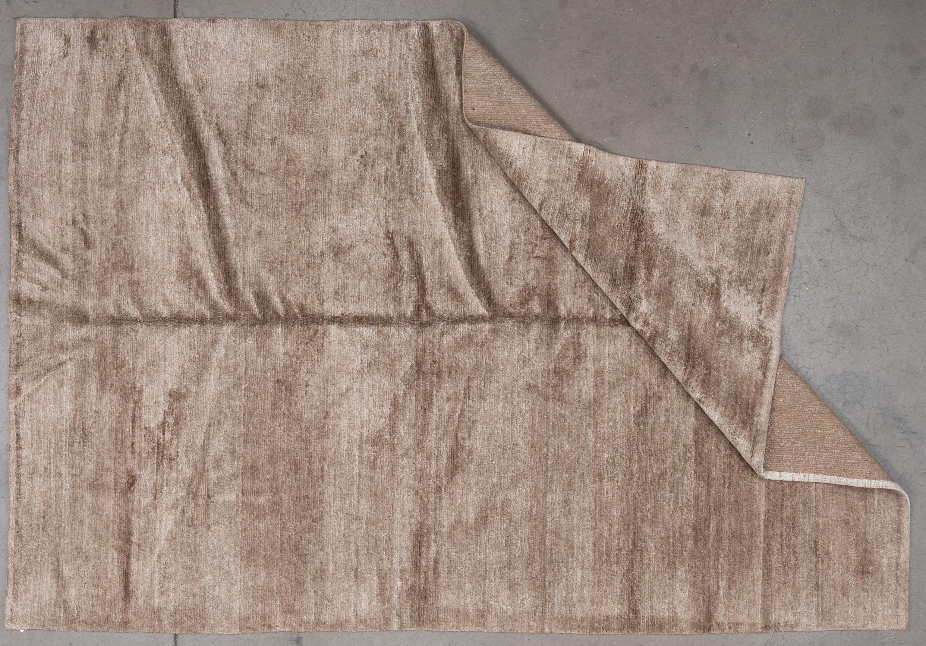 Hand-Woven 21st Century Contemporary Rug For Sale