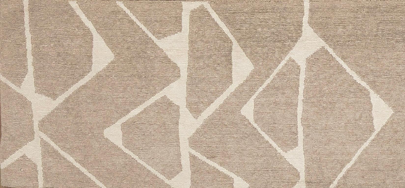 Eleva tu espacio vital con el encanto atemporal de nuestra alfombra contemporánea hecha a mano. Procedentes de los mejores lugares, nuestras alfombras no sólo desprenden una lujosa suavidad, sino que también presumen de una durabilidad sin igual, lo