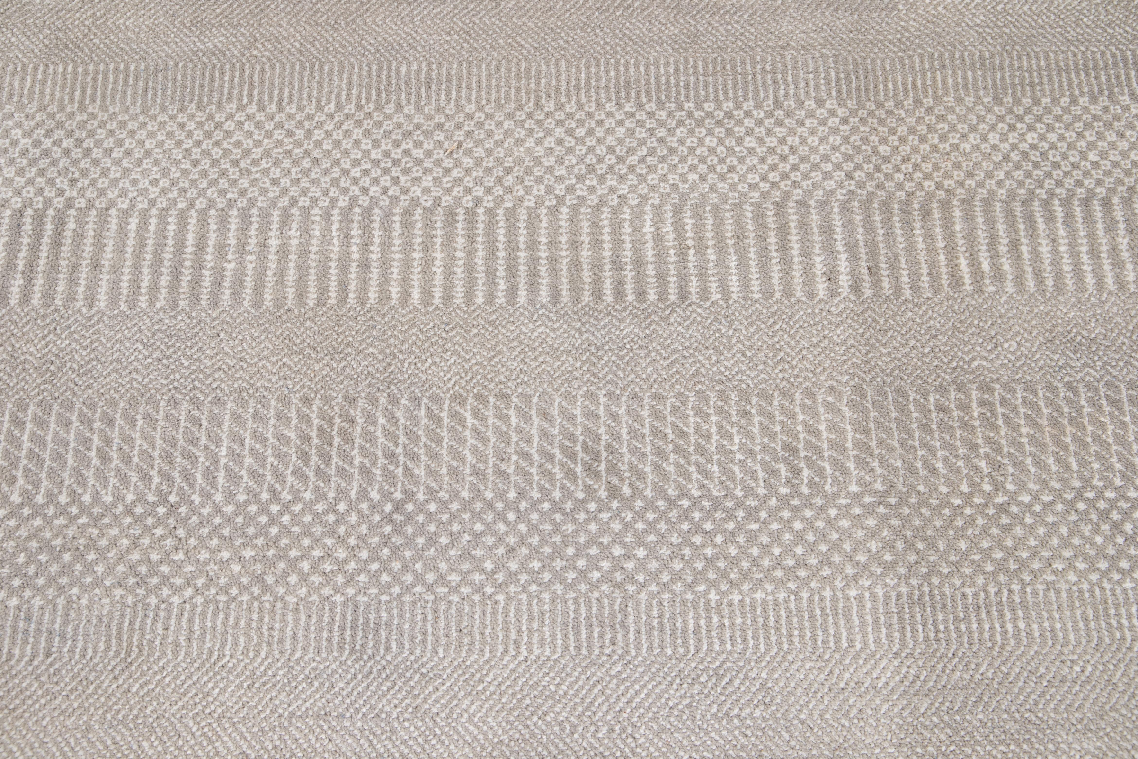 21st Century Contemporary Savannah Rug For Sale 3