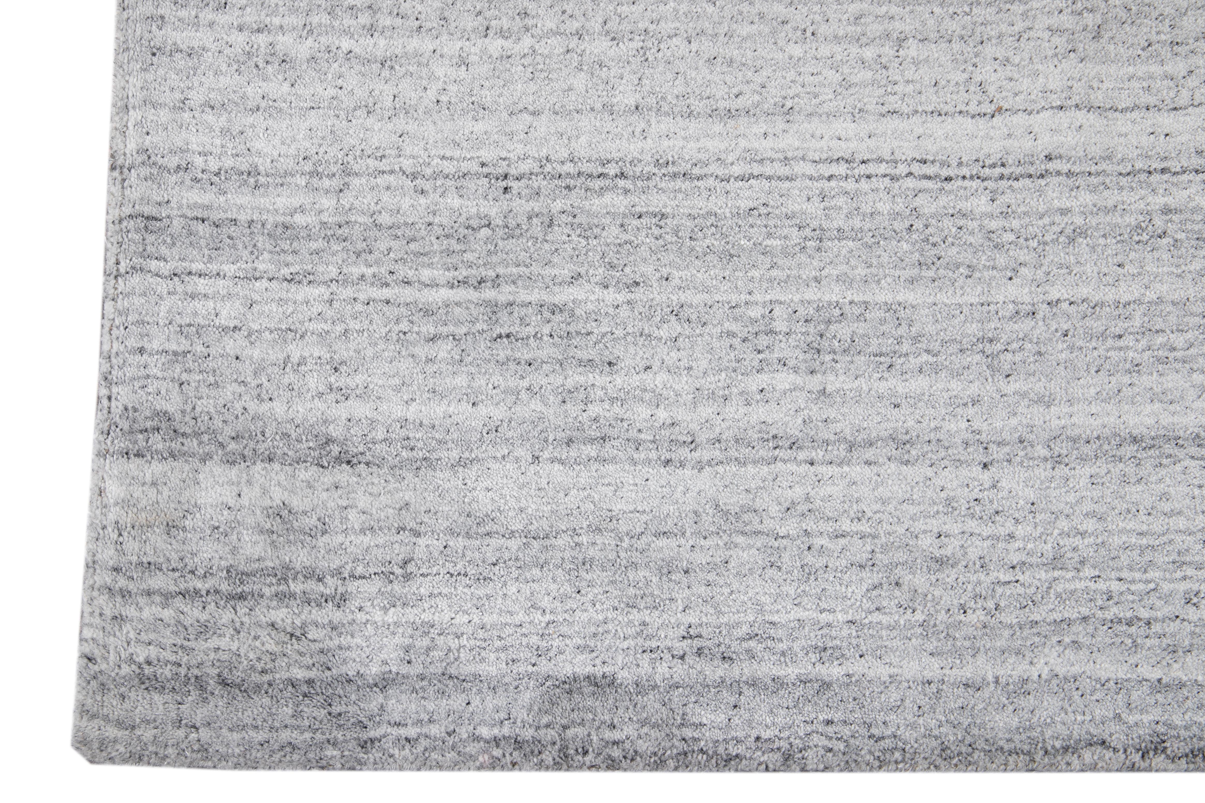 21. Jahrhundert Zeitgenössischer Teppich aus fester Wolle (21. Jahrhundert und zeitgenössisch) im Angebot