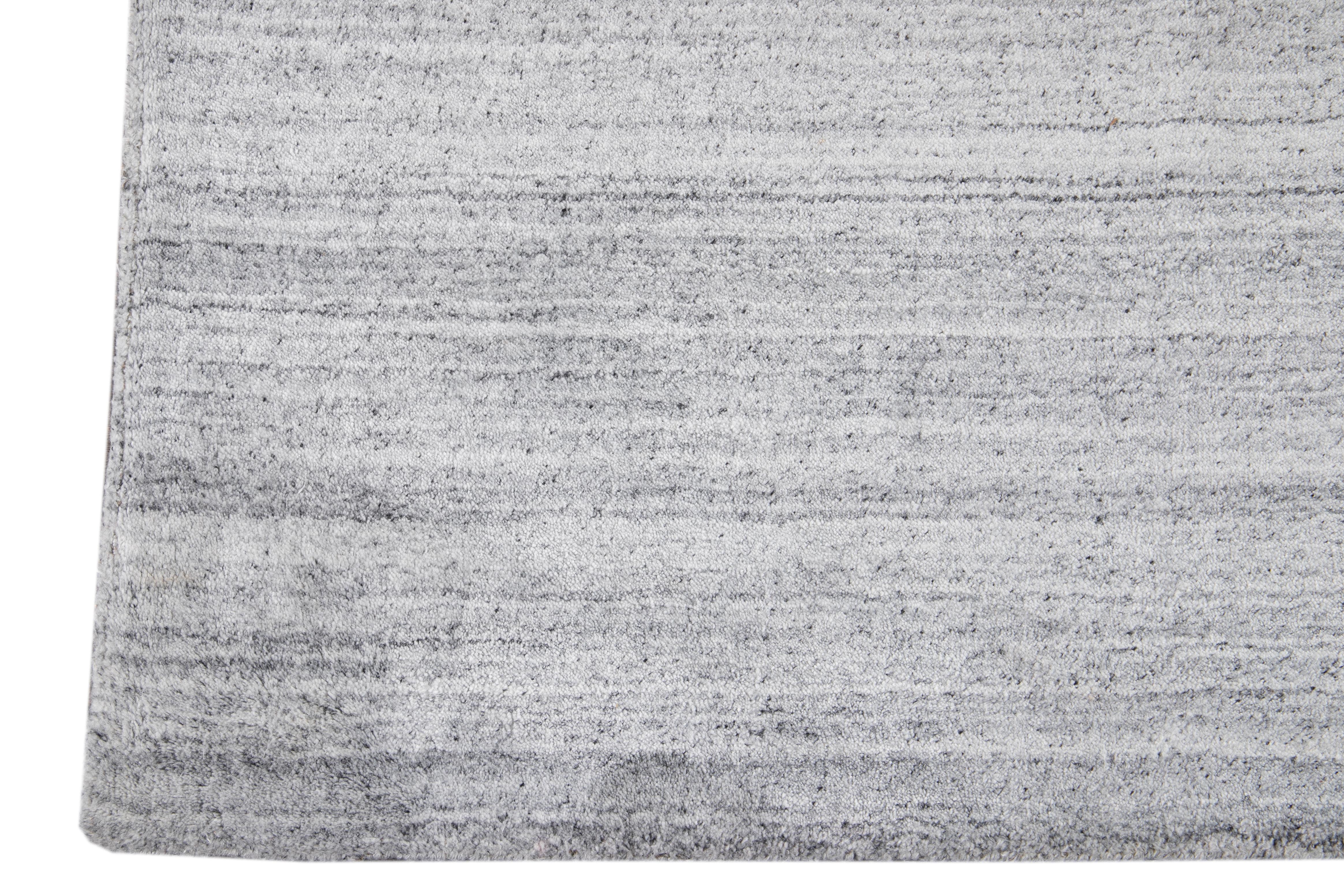 21. Jahrhundert Zeitgenössischer Teppich aus fester Wolle (21. Jahrhundert und zeitgenössisch) im Angebot