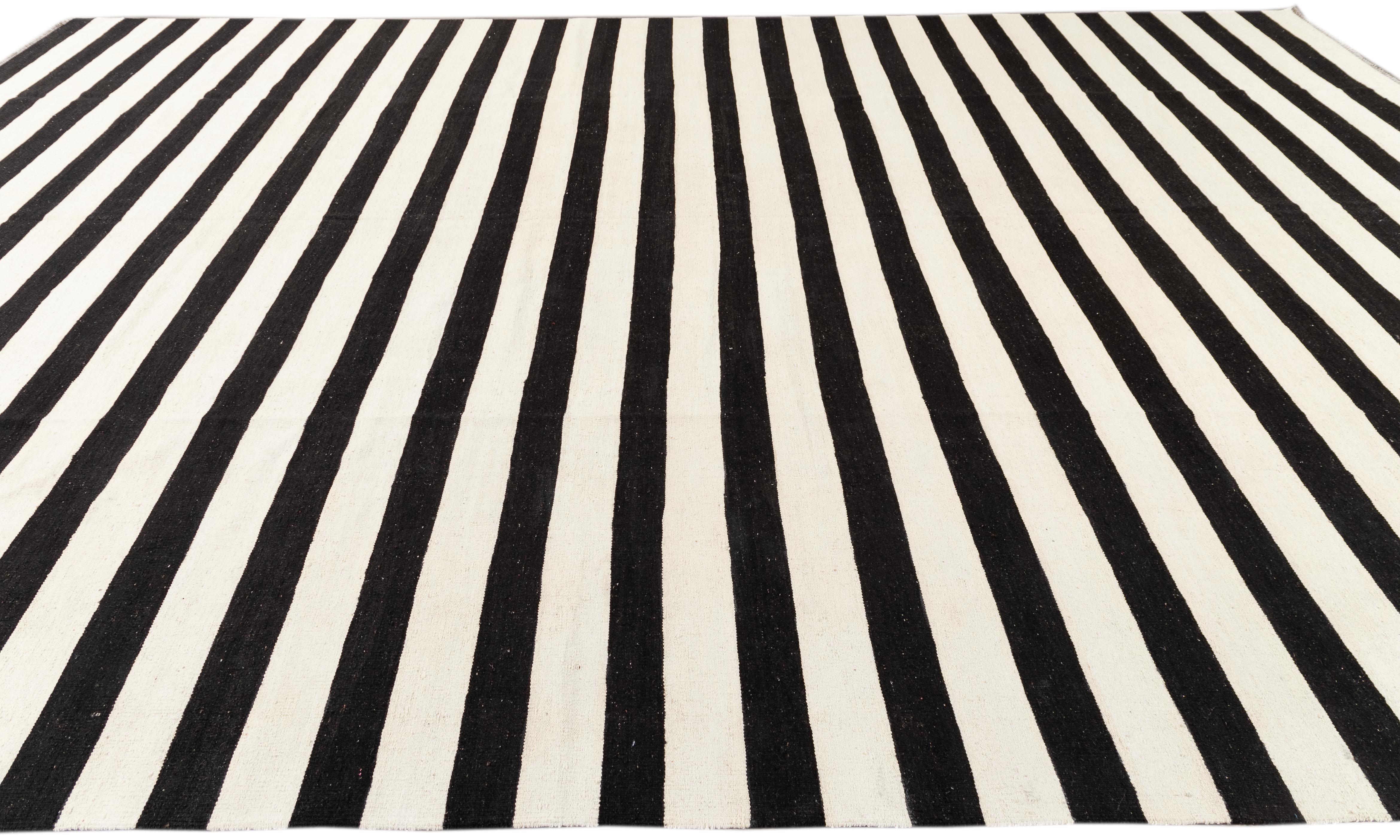 Contemporary Oversize Black & White Striped Kilim Flatweave Wool Rug In New Condition For Sale In Norwalk, CT