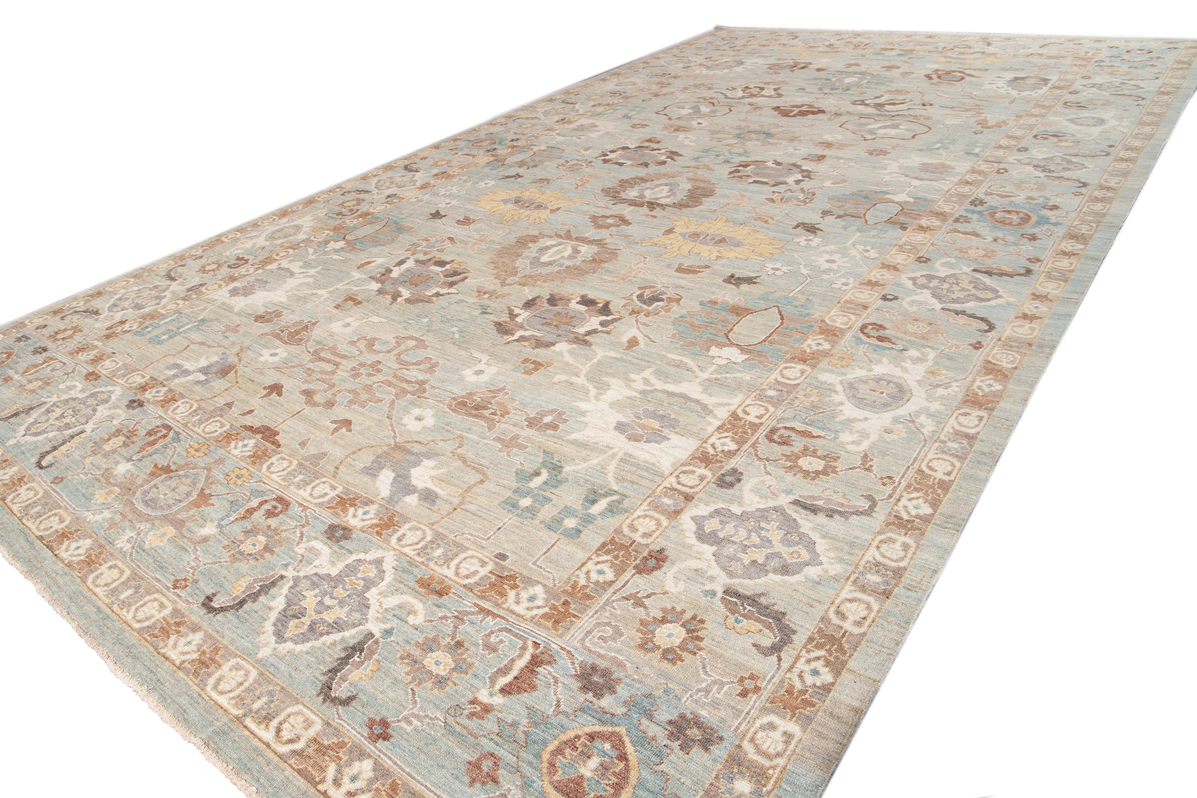 Indian 21st Century Contemporary Sultanabad Style Rug For Sale