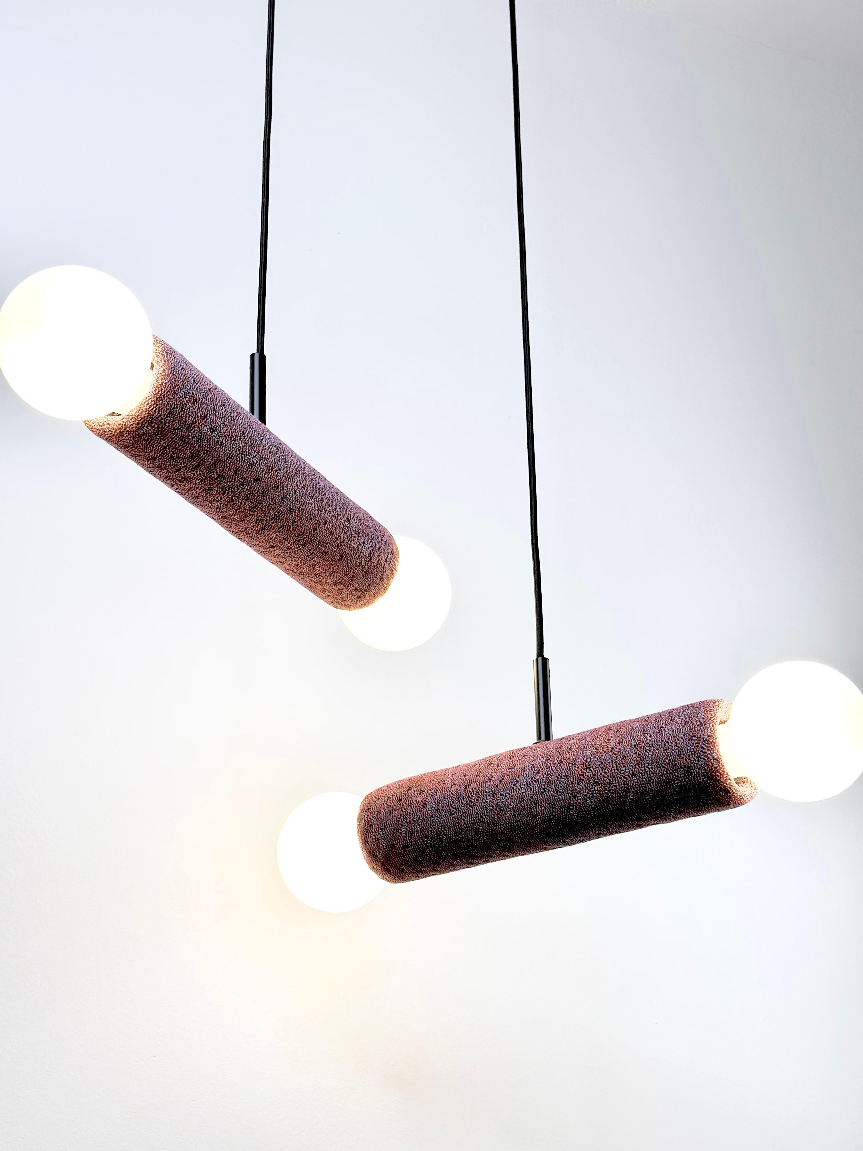 Gemini - Lampada a sospensione a doppia luce realizzata a mano in gres ceramico e tessuto Kvadrat in vendita 5