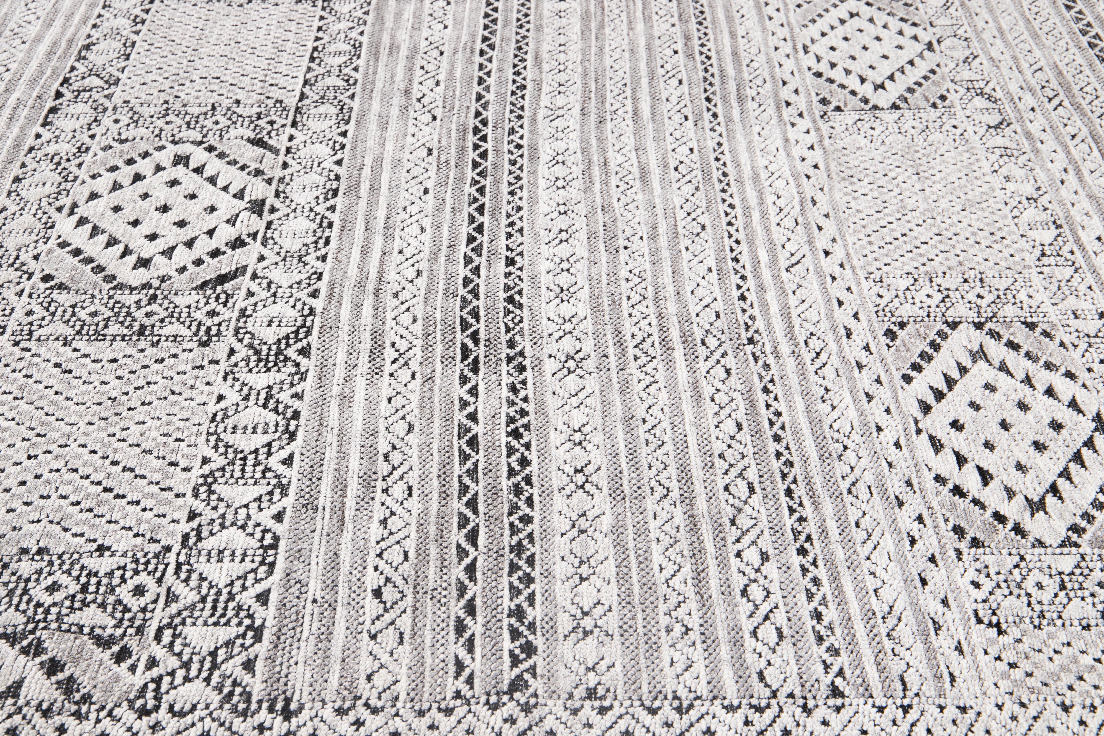 21st Century Contemporary Textured High Low Wool Rug For Sale 5
