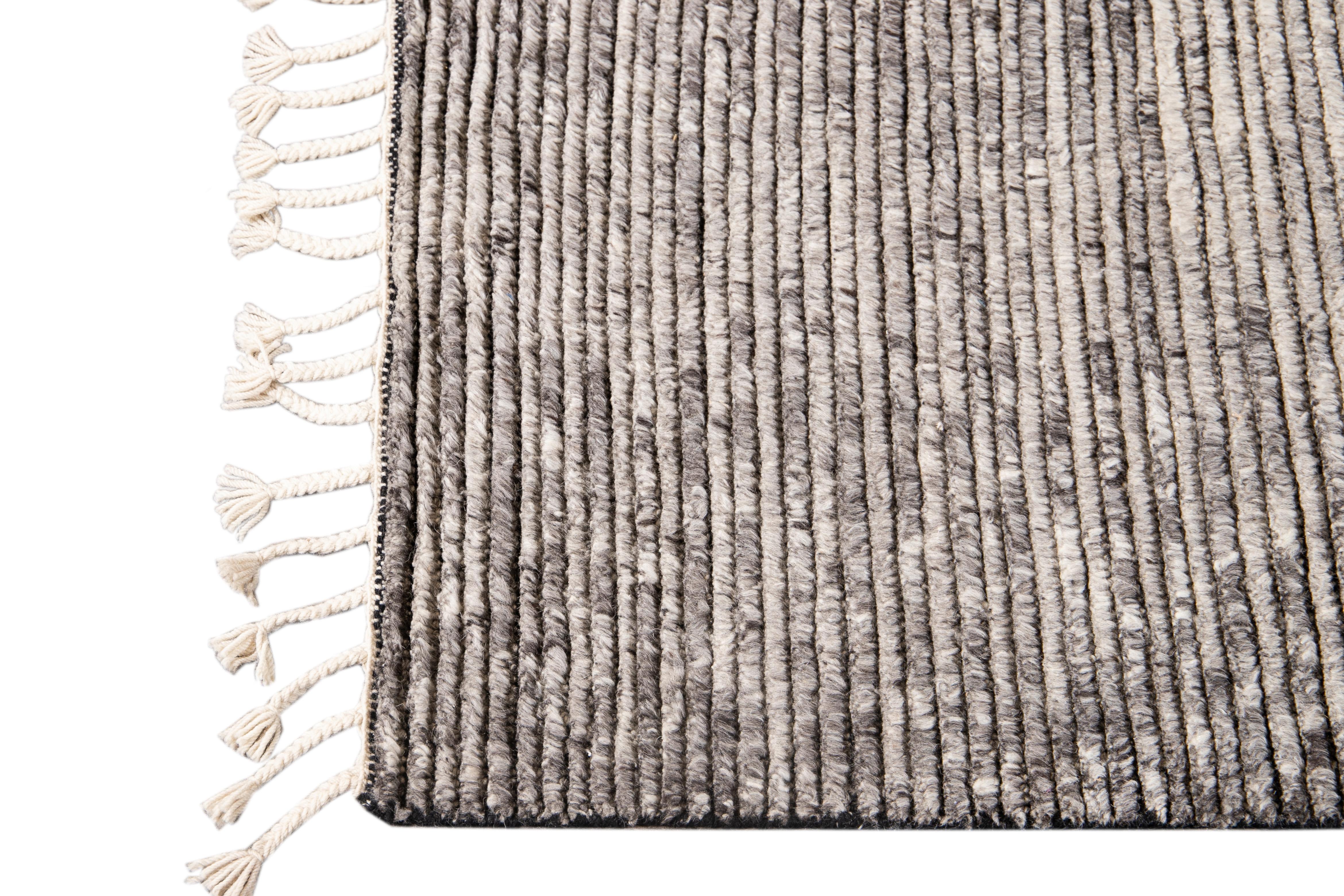 Indian 21st Century Contemporary Textured Ribbed Wool Rug For Sale