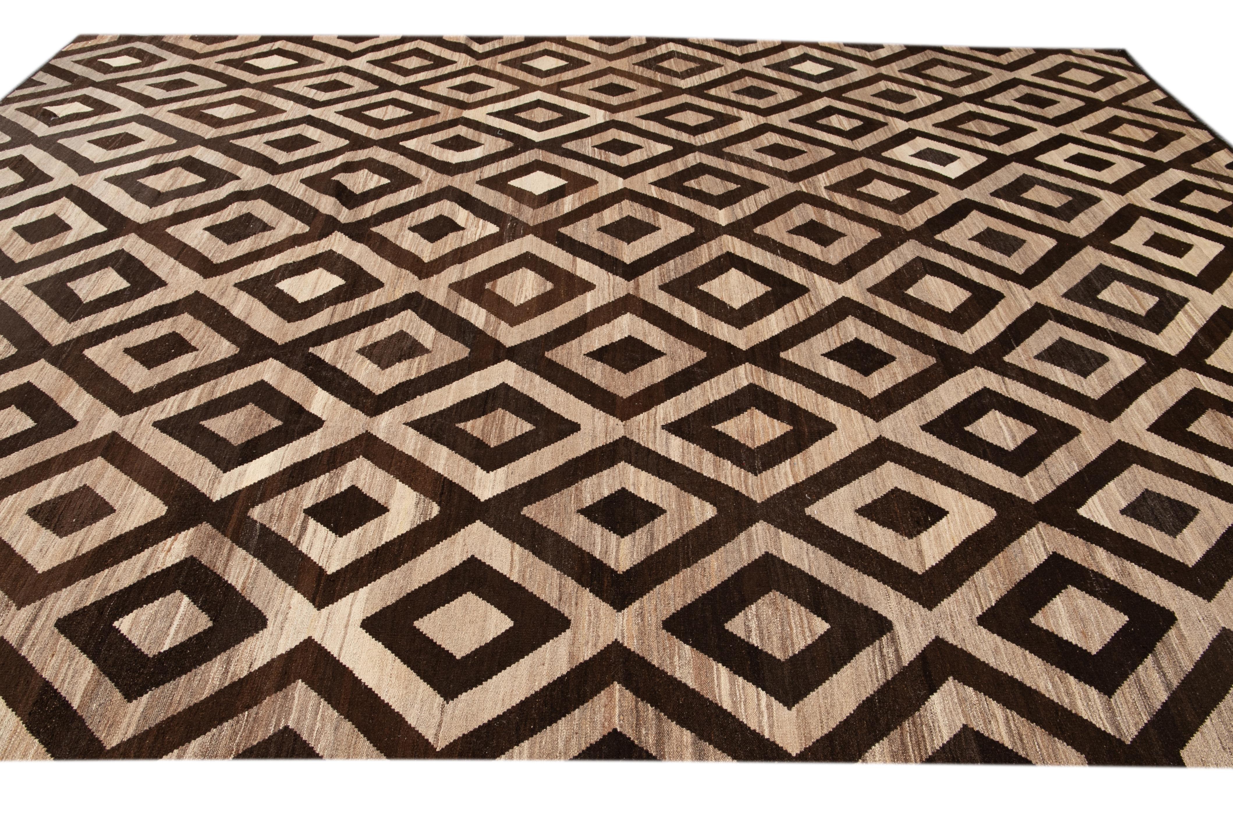21st Century Contemporary Turkish Kilim Wool Rug For Sale 9