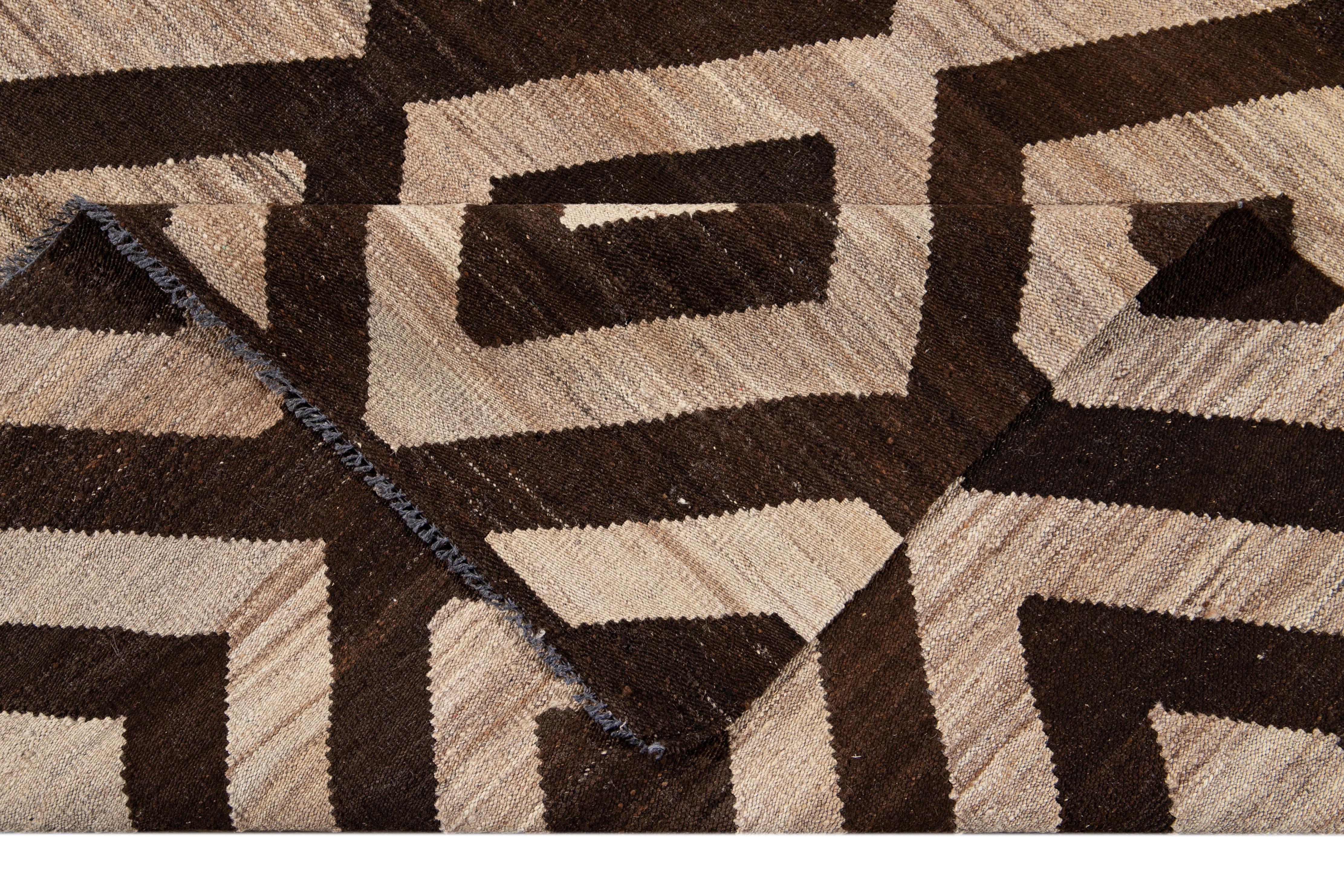 Turc Tapis turc contemporain en laine Kilim du 21e siècle en vente