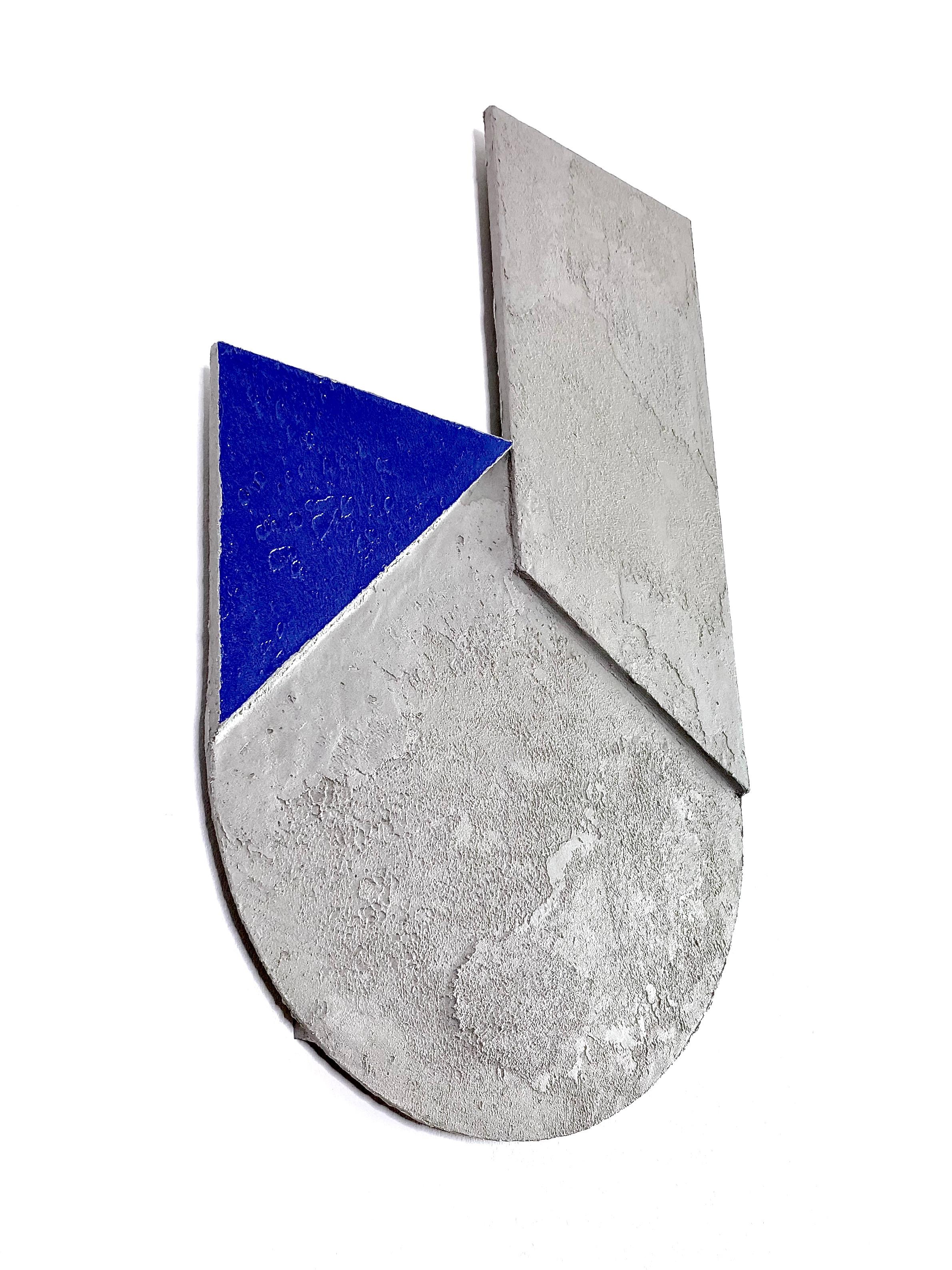 Mindset Blue - Sculpture murale géométrique en béton minéral faite à la main par le Bauhaus en vente 2