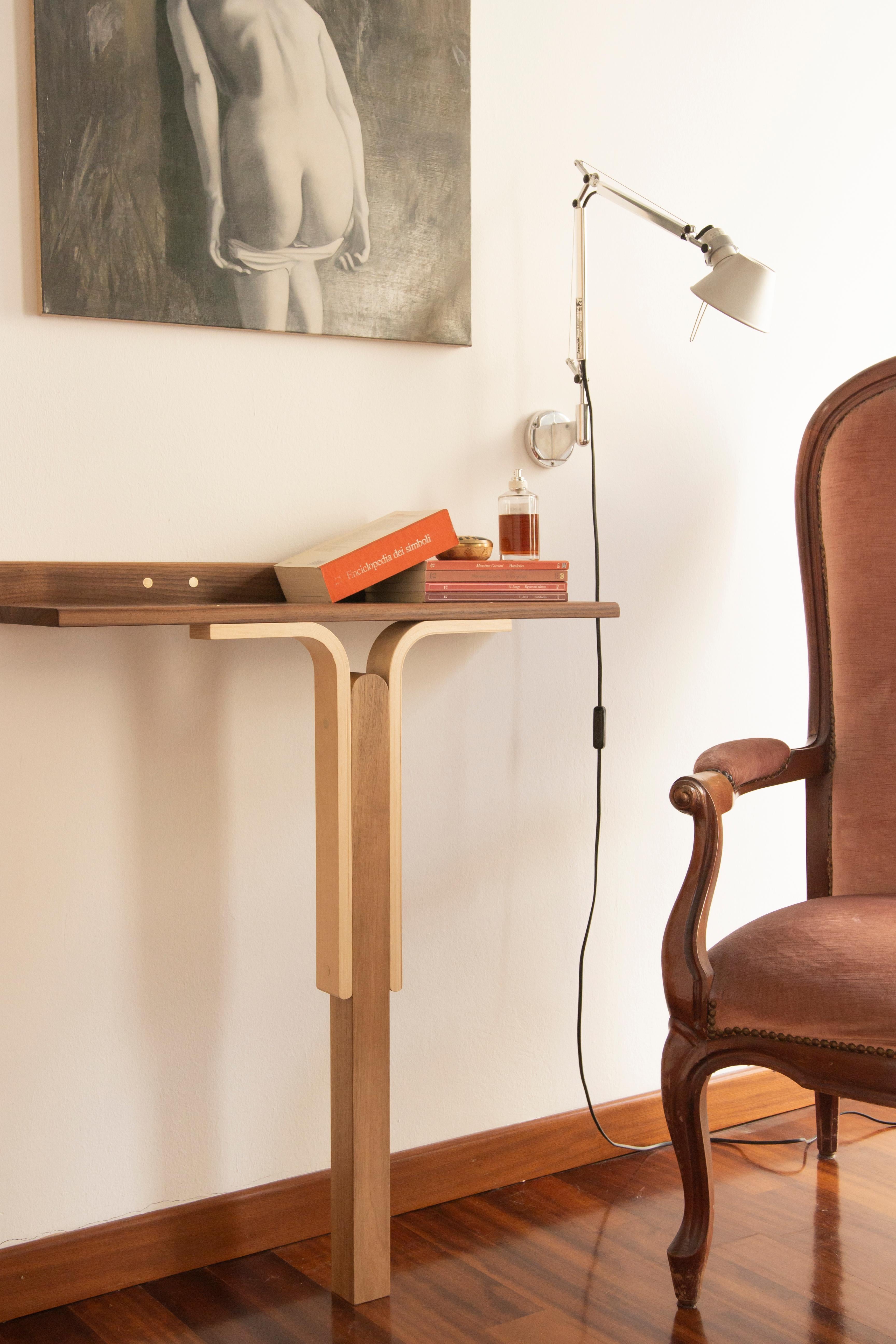 Zeitgenössischer Konsolentisch aus Holz des 21. Jahrhunderts, handgefertigt in Italien von Ilaria Bianchi im Angebot 4