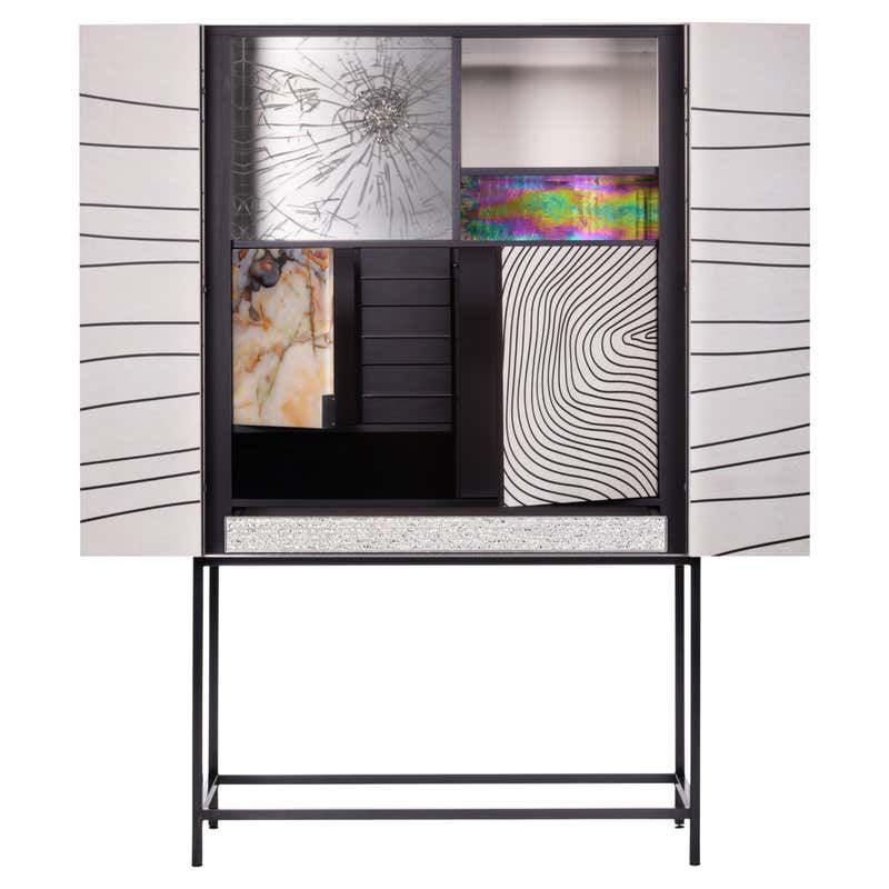 Italian Art Deco Birdseye Maple Bar Cabinet / Coffee Table For Sale at