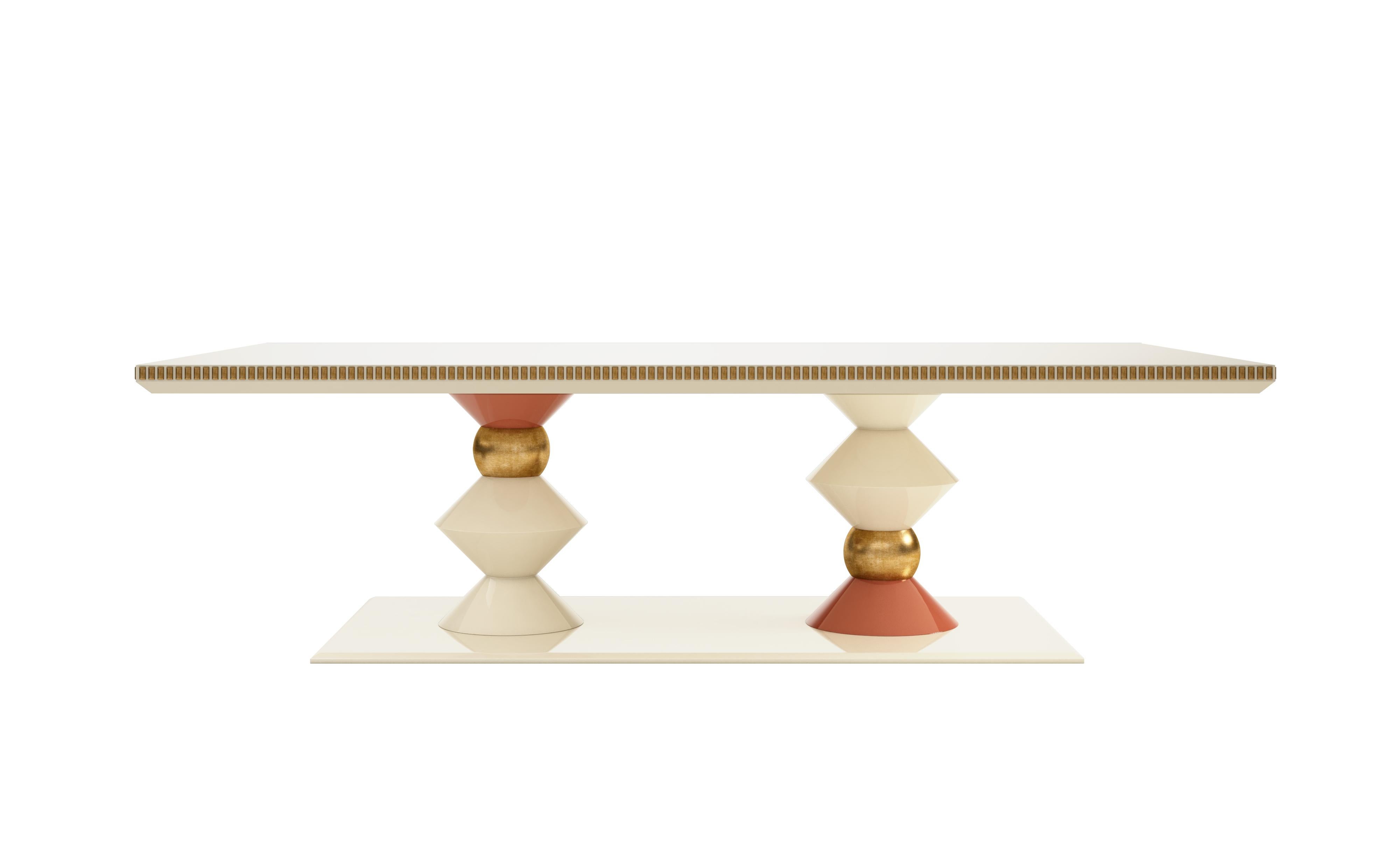 XXIe siècle et contemporain Table de salle à manger Cortez du 21e siècle laquée à la feuille d'or, fabriquée au Portugal par Malabar en vente