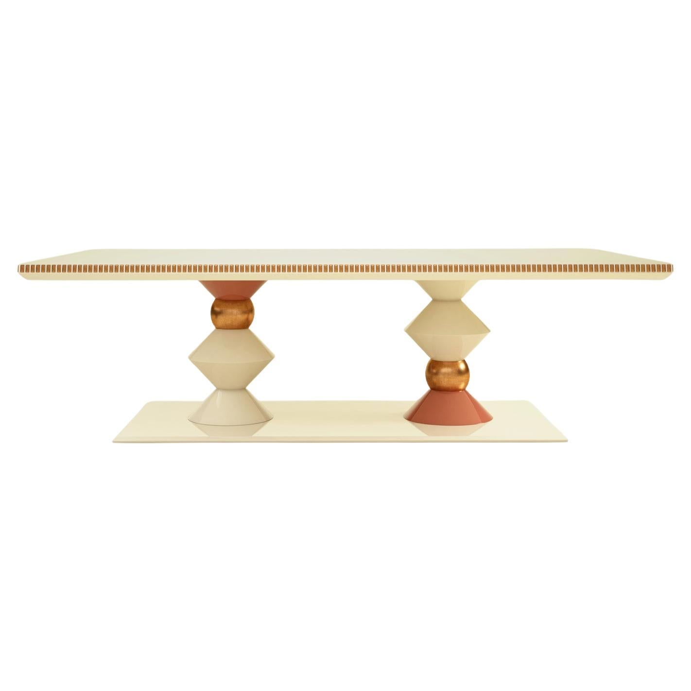Table de salle à manger Cortez du 21e siècle laquée à la feuille d'or, fabriquée au Portugal par Malabar