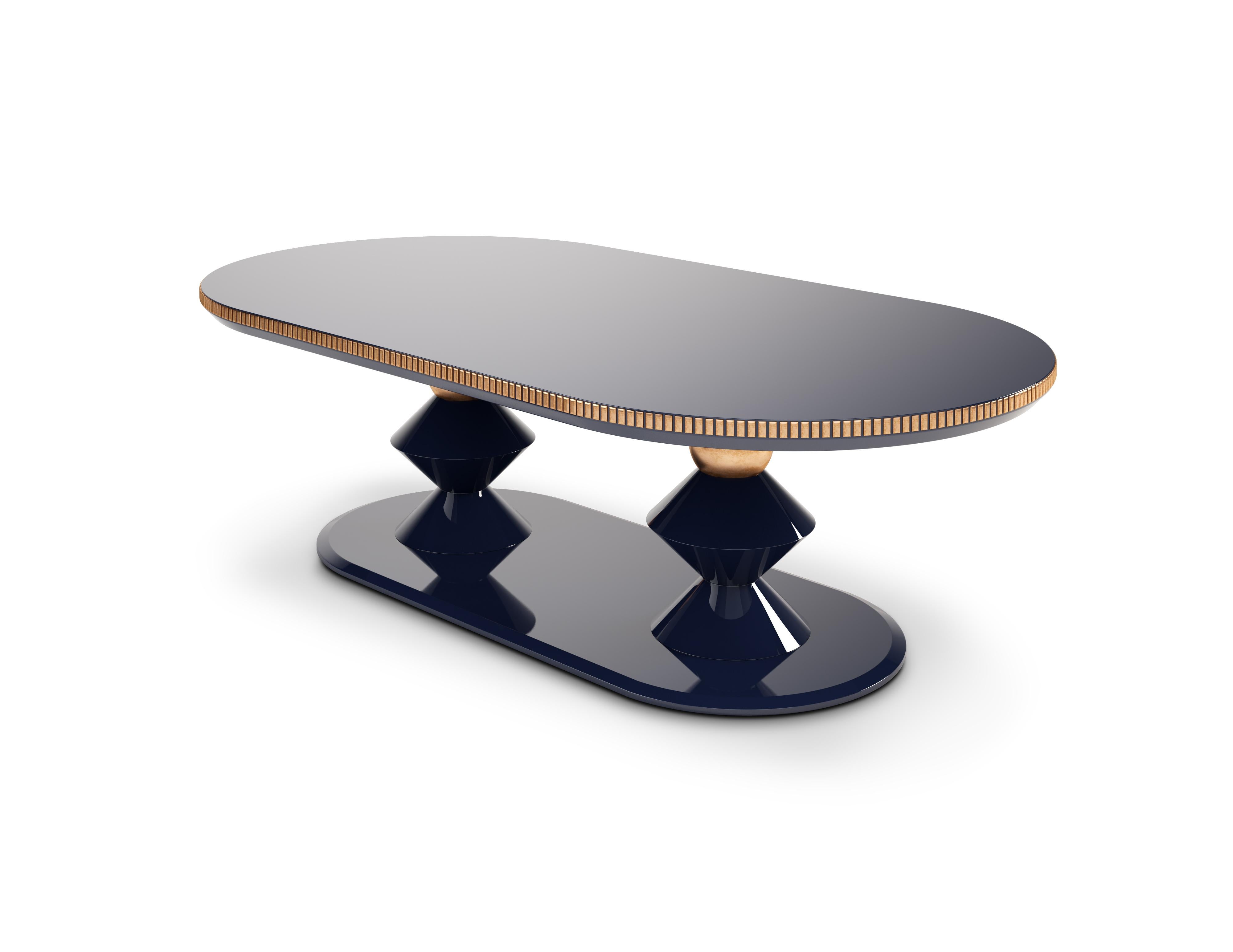 Elegant and simply described as the bastion of Portuguese luxury, the Cortez modern dining table exhales the splendor of the uniqueness of the kings and queens’ era. Its timeless originality and imperial design were inspired by the Palace of Ajuda,