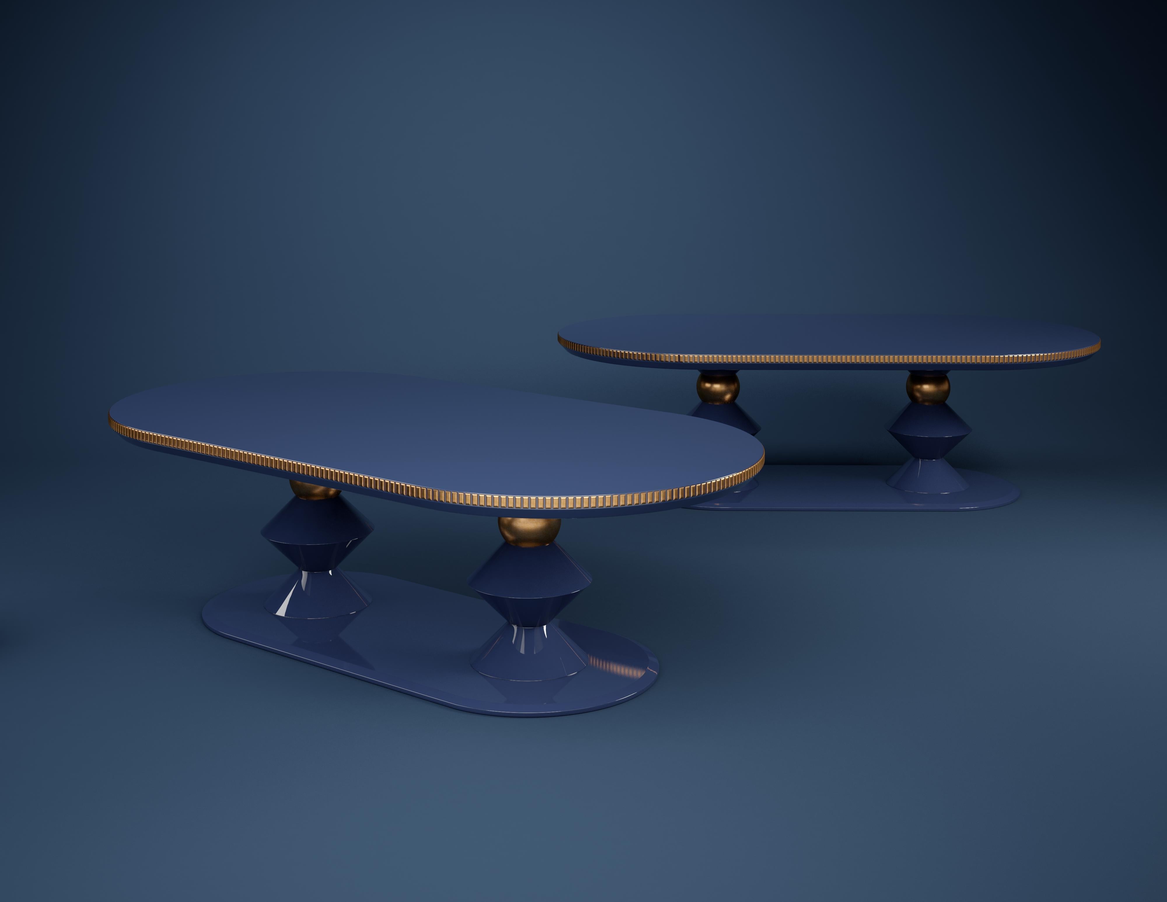 XXIe siècle et contemporain Table de salle à manger Cortez II du 21e siècle en bois laqué feuille d'or en vente