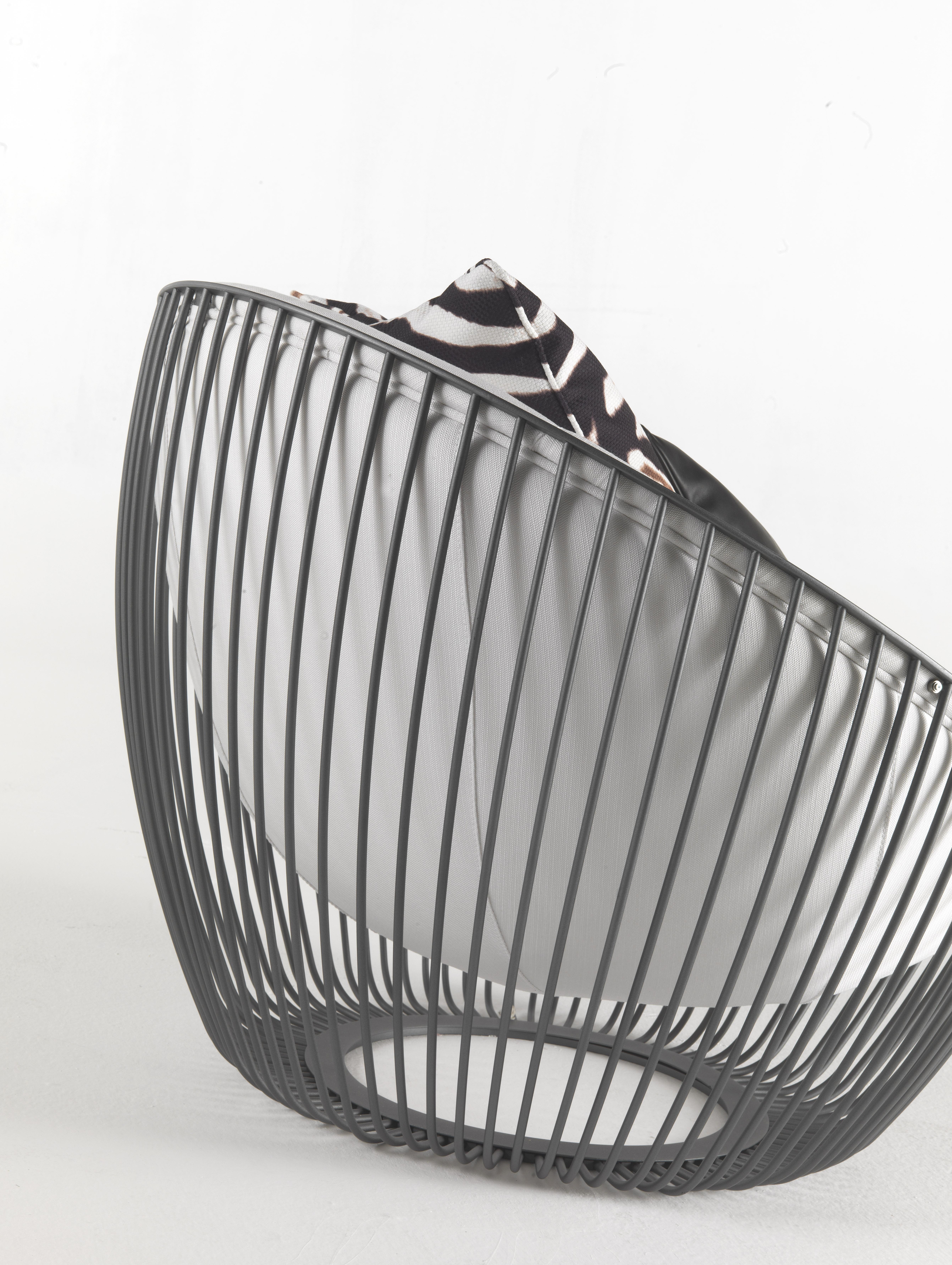Cosmopolitanischer Sessel für den Außenbereich des 21. Jahrhunderts von Roberto Cavalli Home Interiors (21. Jahrhundert und zeitgenössisch) im Angebot