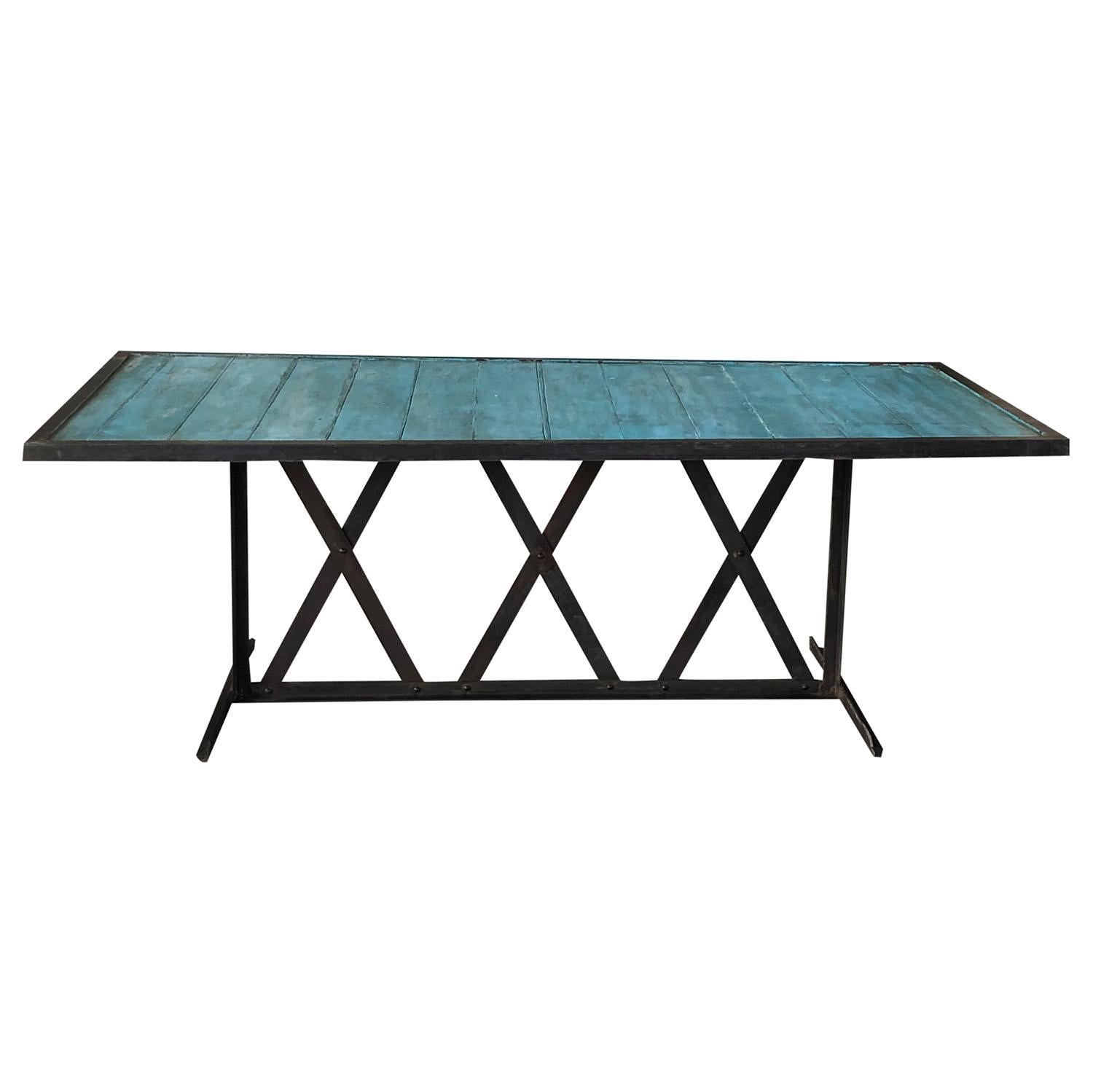 Industriel Table de salle à manger Cote Sud du 21e siècle en vente