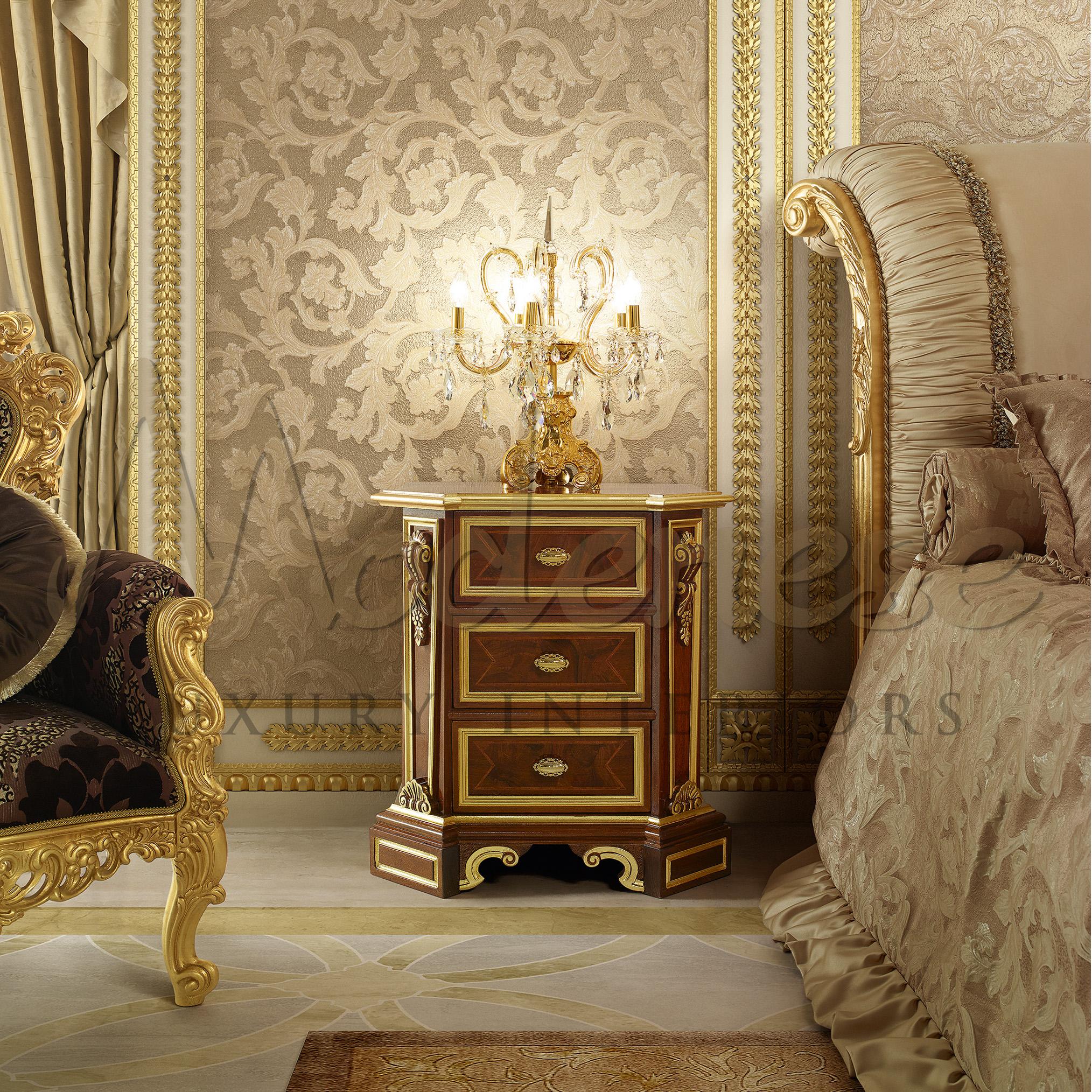 Néoclassique Lit double beige crème du 21e siècle par Modenese Gastone, tête de lit tapissée en vente