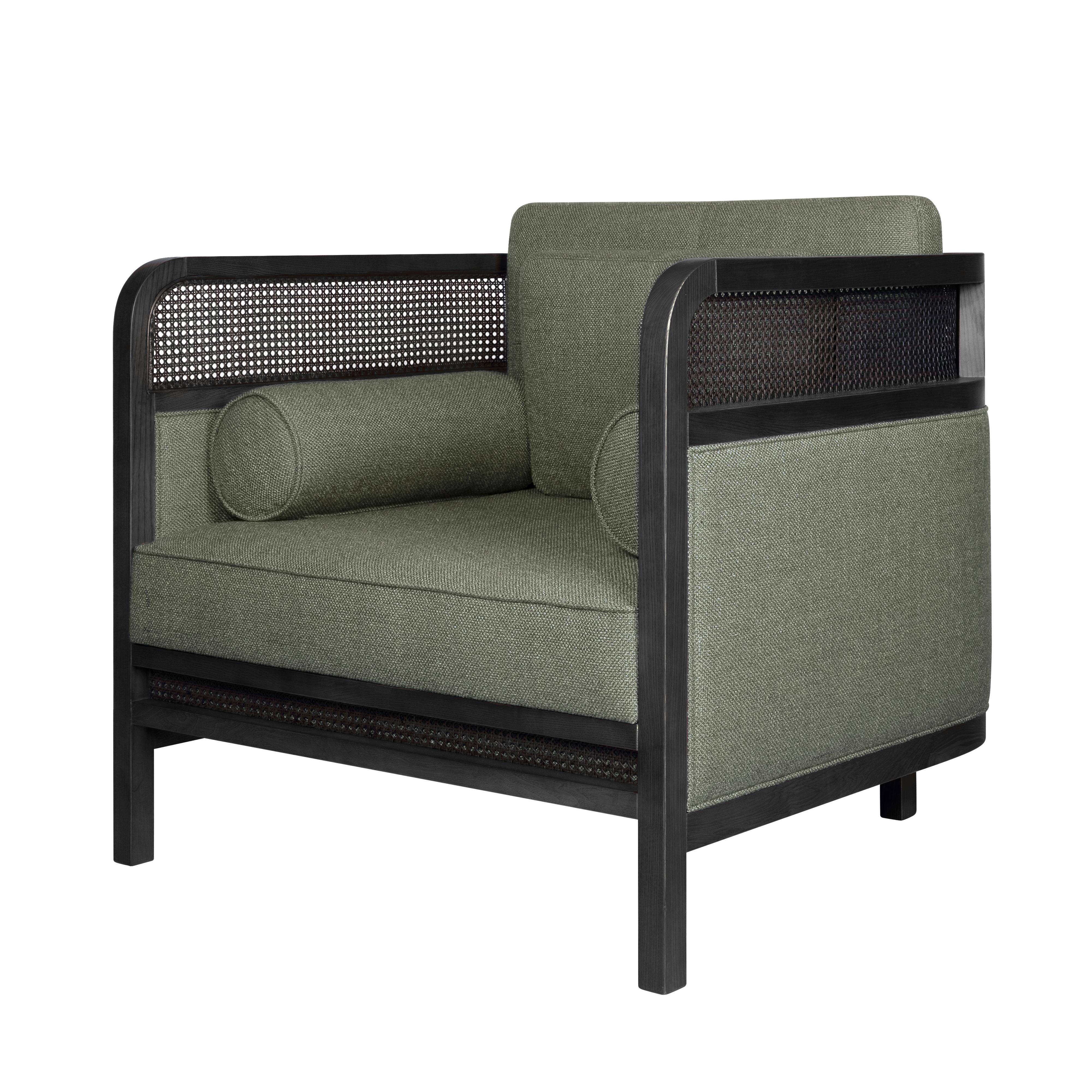 Tissu d'ameublement Fauteuil Crockford du 21e siècle en bois de noyer Fabriqué à la main au Portugal par Wood Tailors en vente
