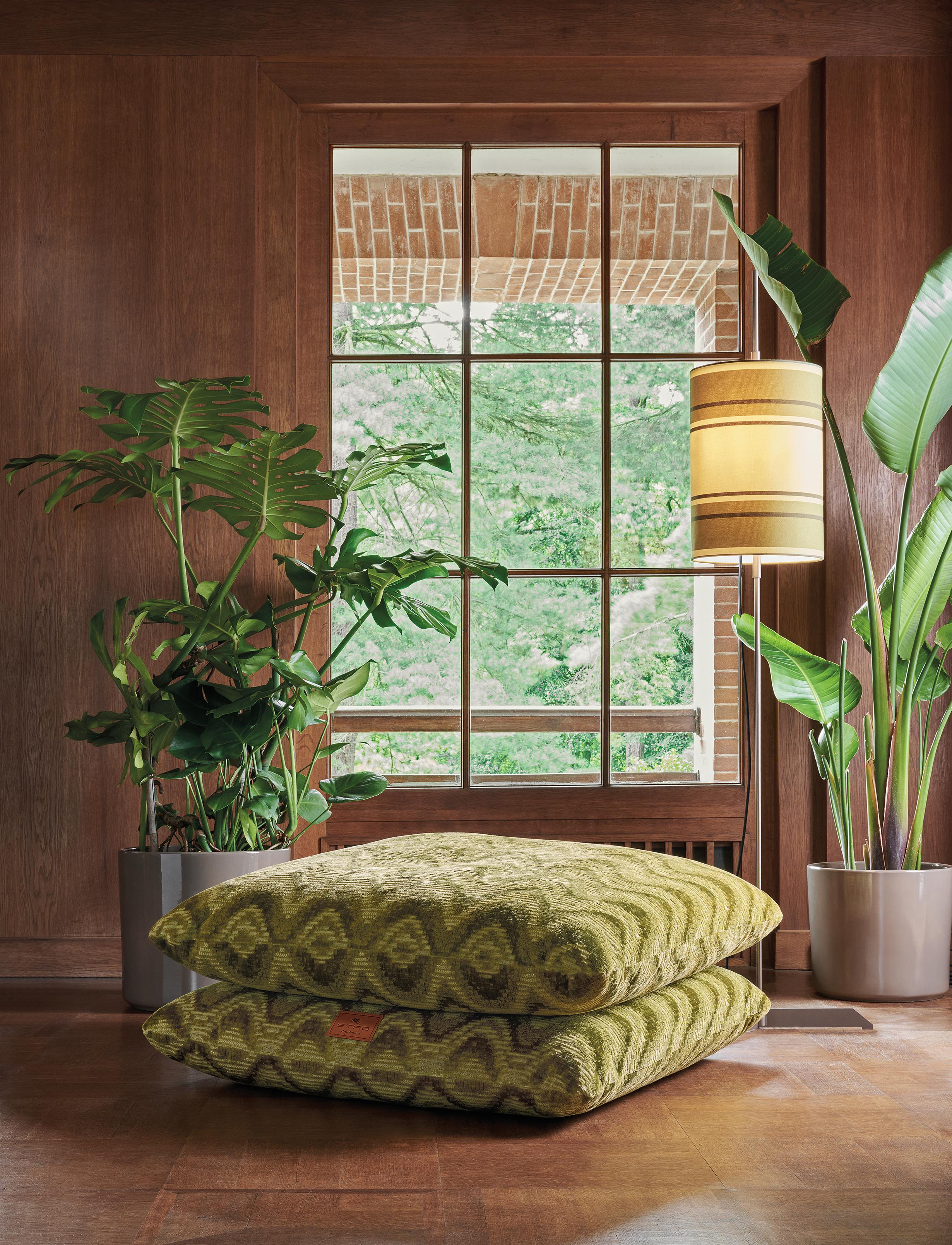 Cushy-Pouf aus grünem Stoff von Etro Home Interiors, 21. Jahrhundert (Italienisch) im Angebot
