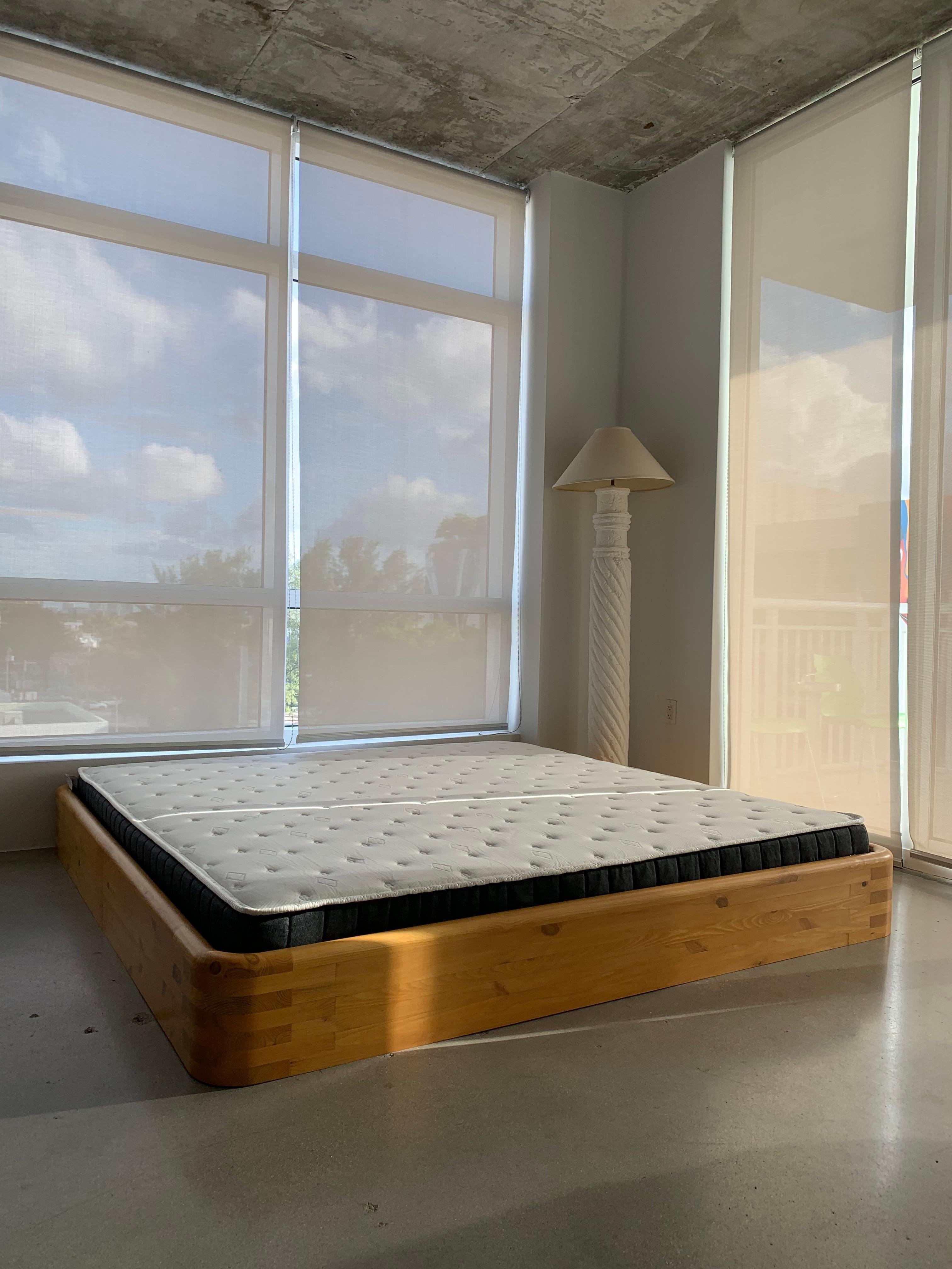 21st Century Custom Bentwood King Bed Frame In Excellent Condition In Miami, FL