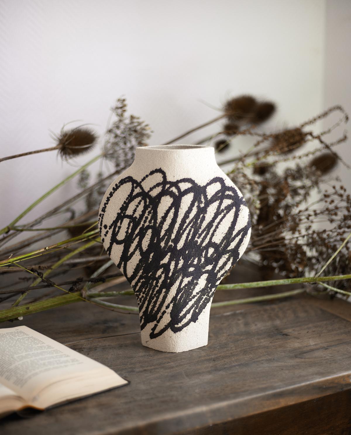 Clay 21st Century ‘Dal - Circles Black N°1’ in White Ceramic, Hand-Crafted in France For Sale