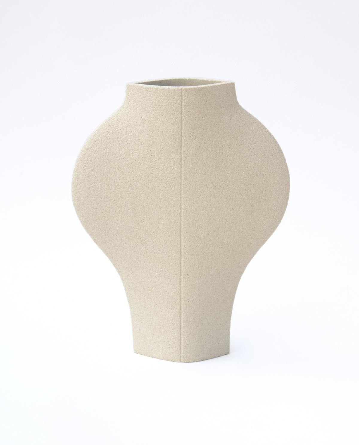Minimalismo 21st Century Dal N°1 Vase in White Ceramic, Hand-Crafted in France in vendita