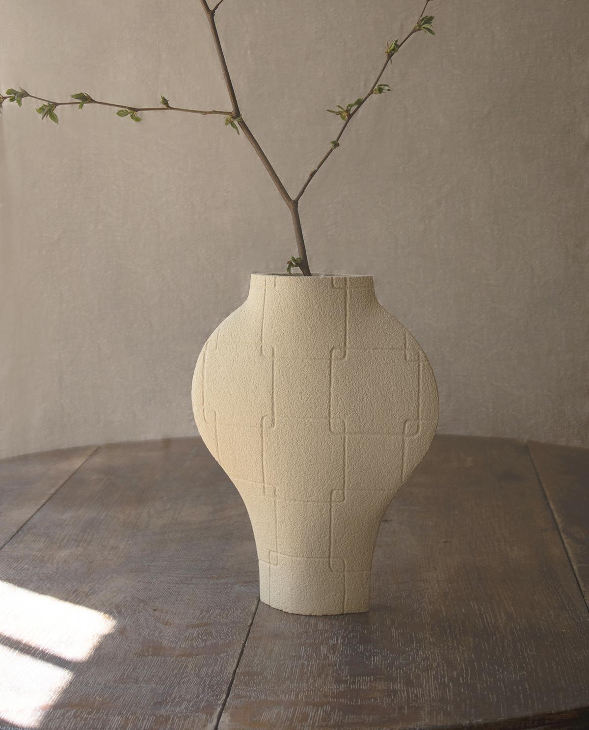 XXI secolo e contemporaneo 21st Century Dal N°1 Vase in White Ceramic, Hand-Crafted in France in vendita