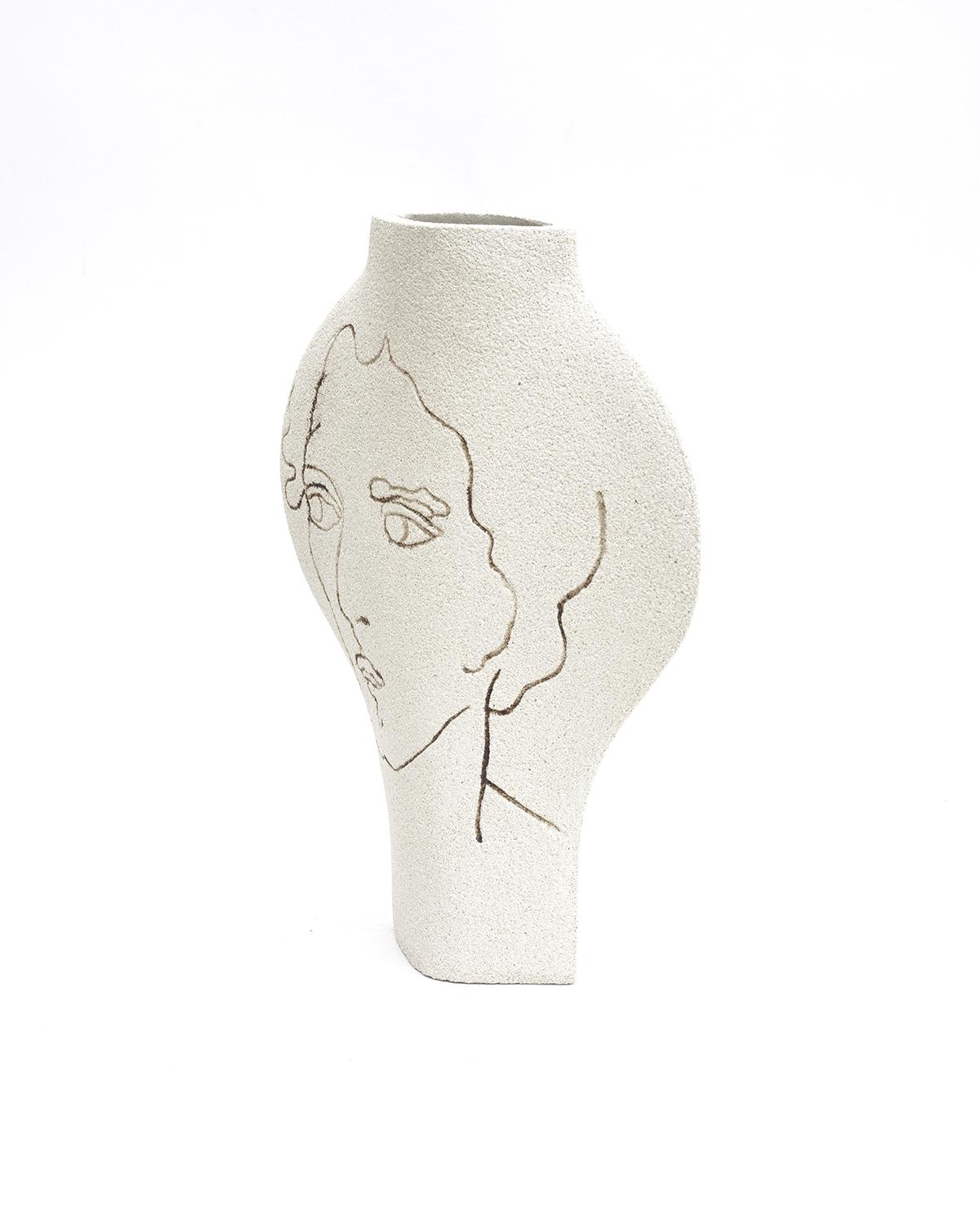 Minimaliste 21e siècle Dal Visage, en céramique blanche, fabriqué à la main en France en vente