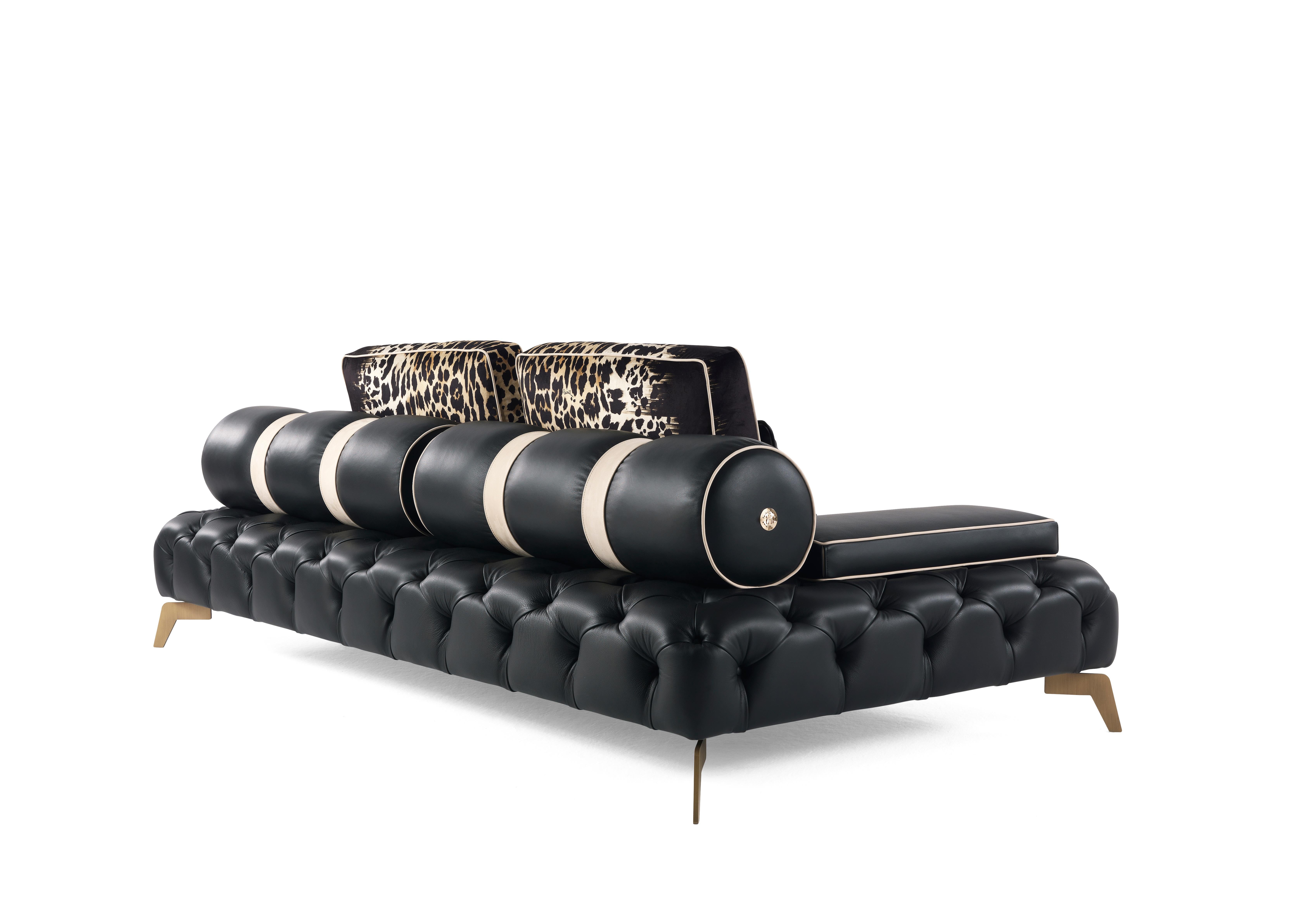 21st Century Darlington Sofa in Black Leather by Roberto Cavalli Home Interiors In New Condition For Sale In Cantù, Lombardia