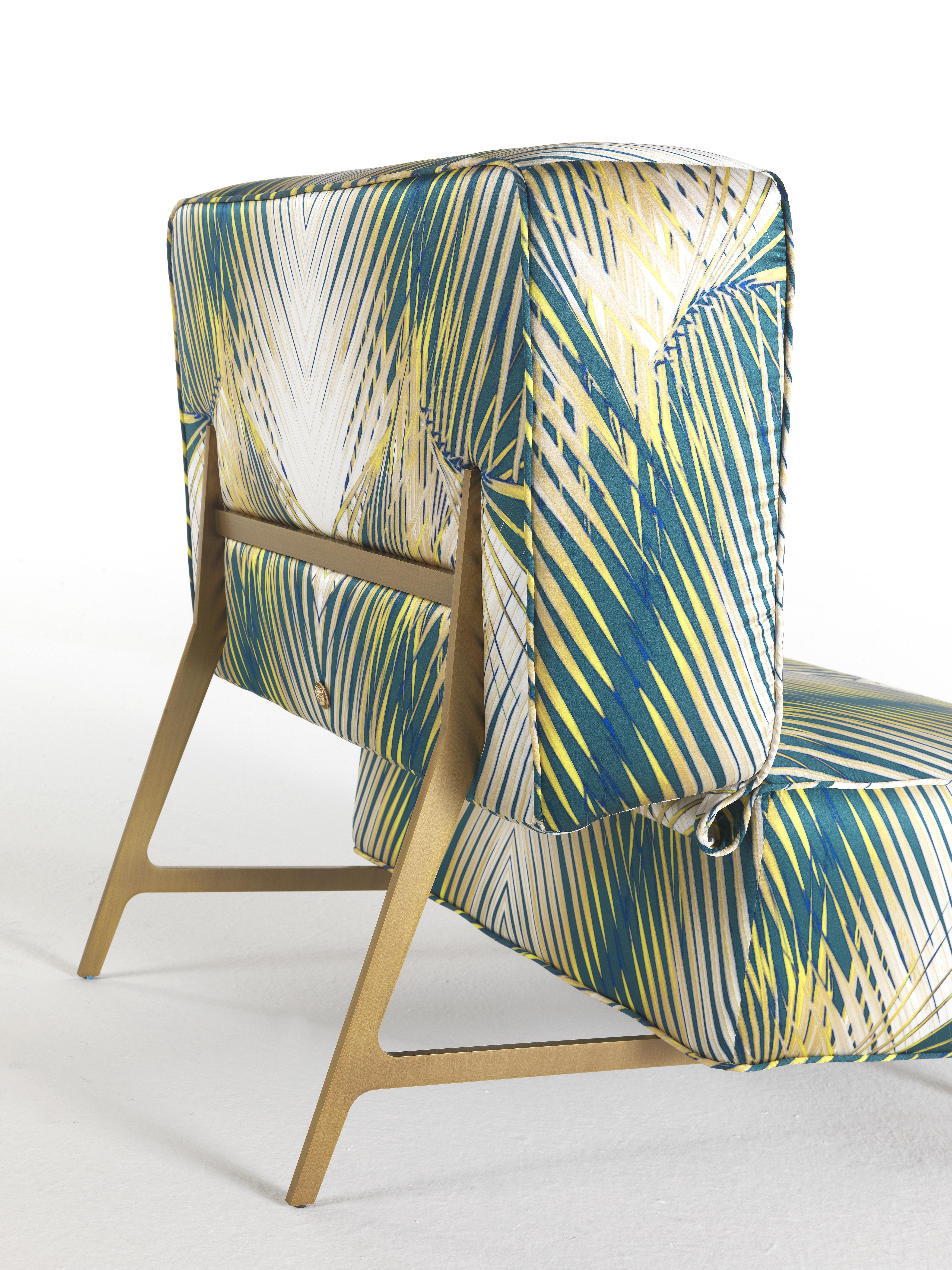 21st Century Davis Armchair in Fabric by Roberto Cavalli Home Interiors In New Condition For Sale In Cantù, Lombardia