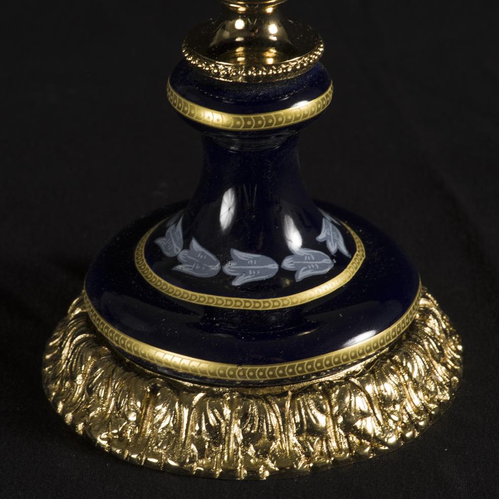 Siglo XXI Quemador de esencias de porcelana decorada Italiano en venta