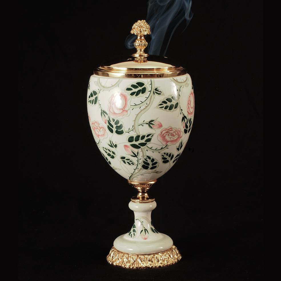 Siglo XXI Quemador de esencias de porcelana decorada Italiano en venta