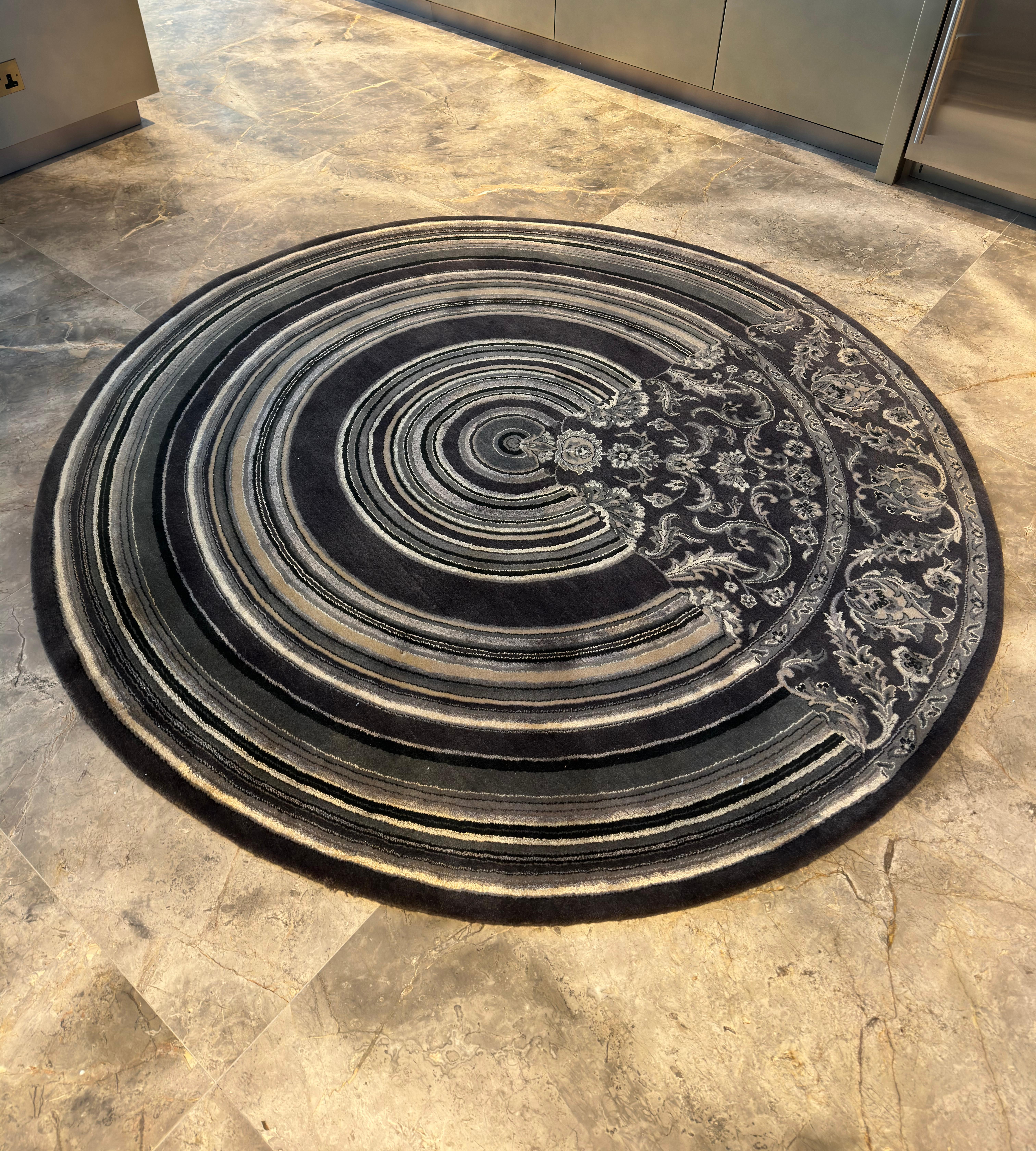 Hand-Knotted Limited Edition, Circular Area Rug, Grey Hand Knotted Wool by Richard Hutten