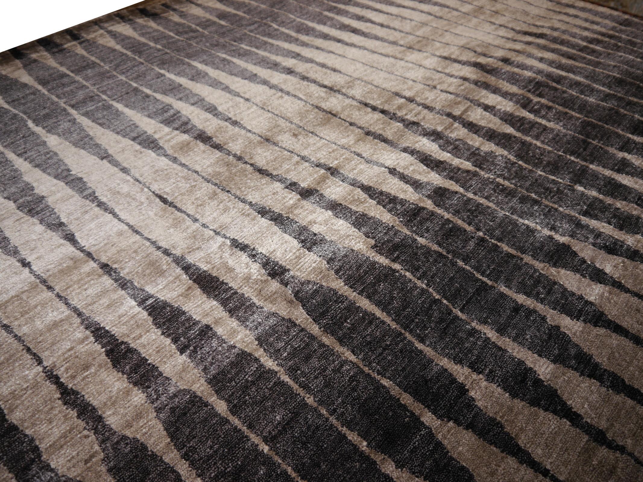 Alfombra de Seda Fina Anudada a Mano Gris Carbón Diseño Siglo XXI en venta 7