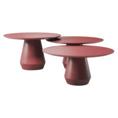 Zeitgenössischer moderner Charlotte Dreifach-Mitteltisch aus rotem Eichenholz von Sammler