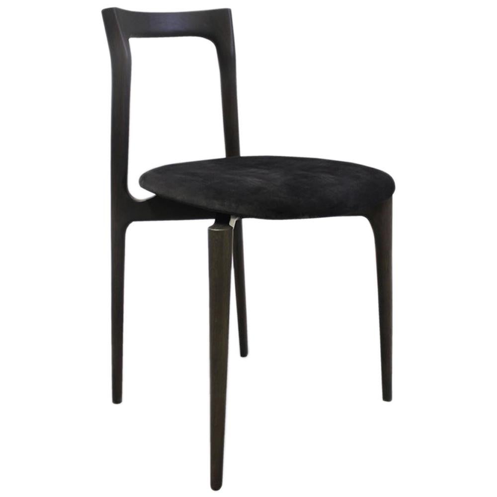 Zeitgenössischer moderner grauer Stuhl aus Stoff und Holz von Collector Studio