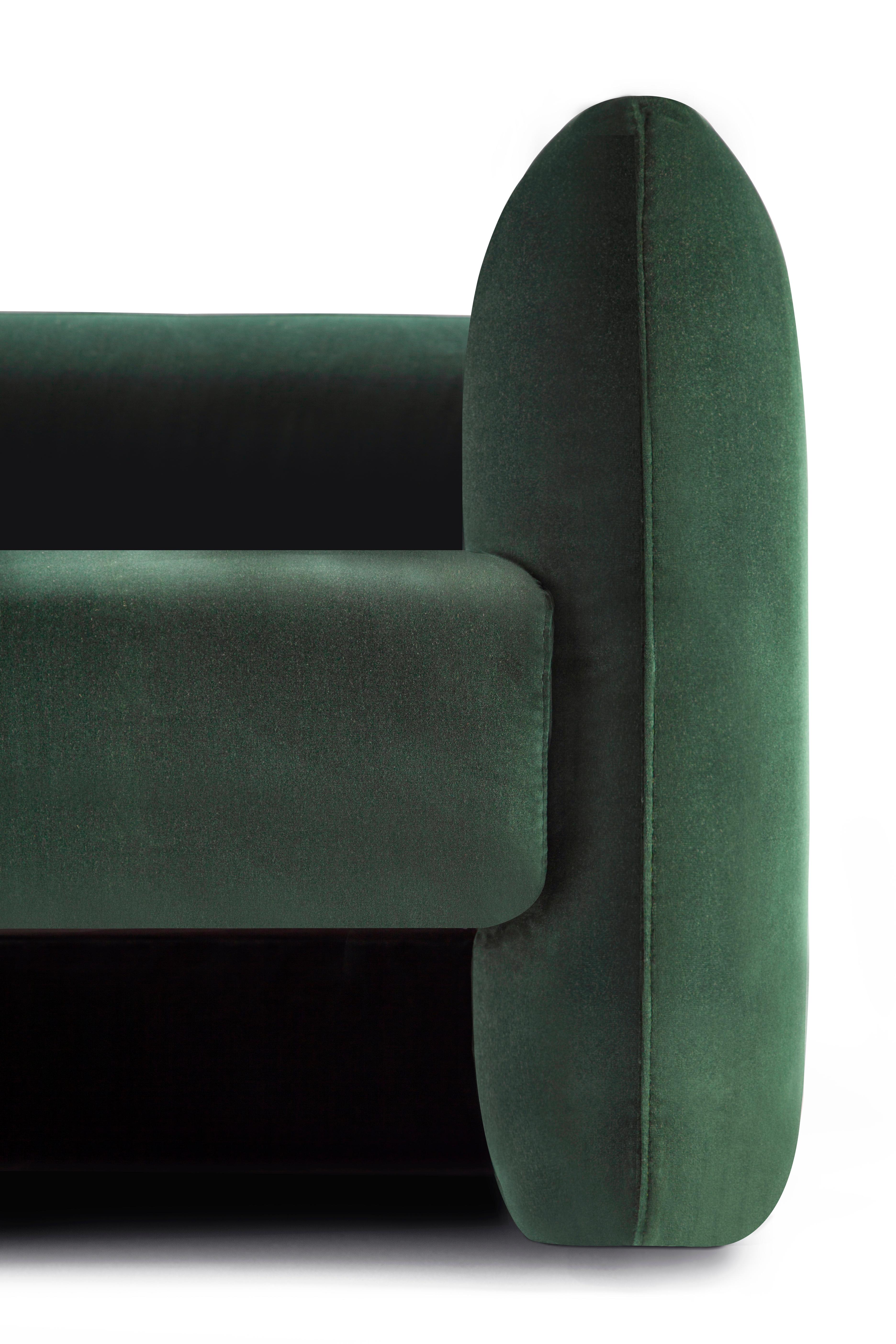 Portoghese Poltrona moderna Jacob in tessuto di velluto verde di Collector Studio A in vendita